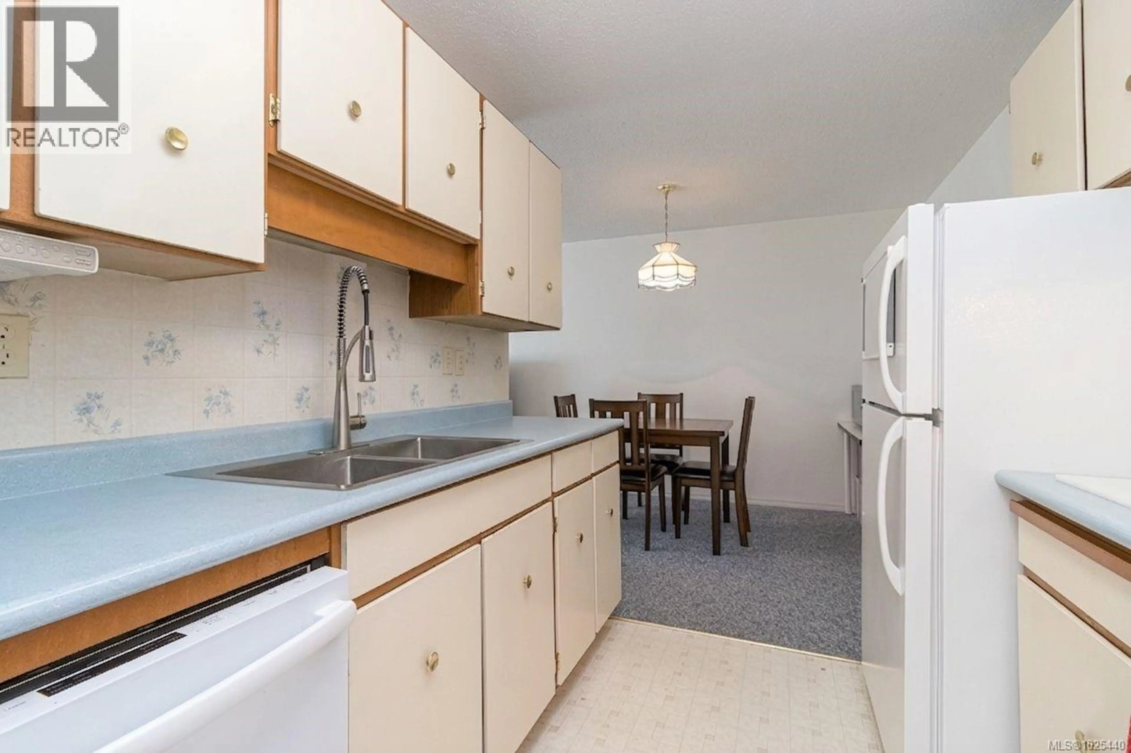 Property at #204 710 LAMPSON ST, Esquimalt, BC