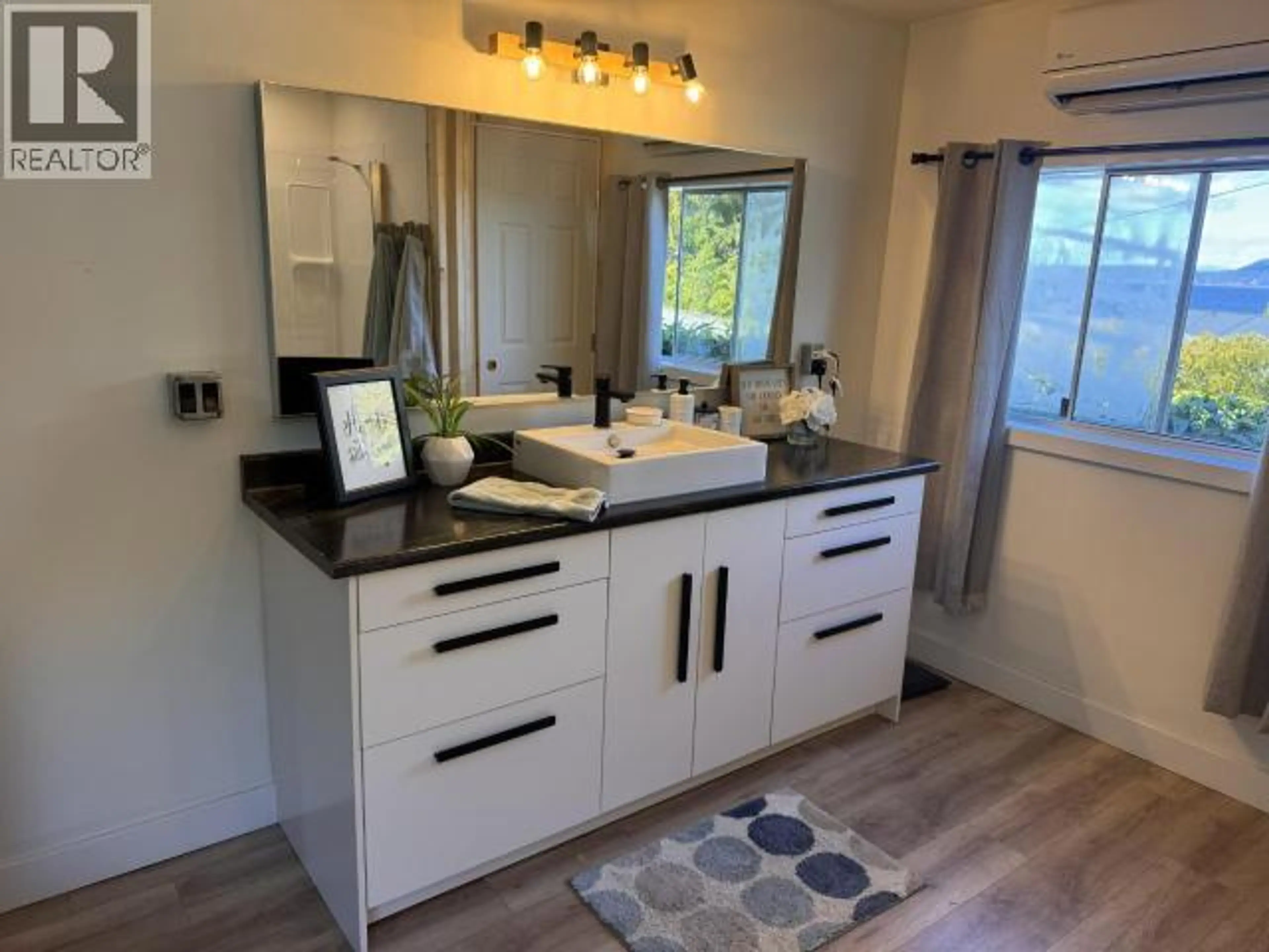 Property at 6928 QUESNEL STREET, Powell River, BC