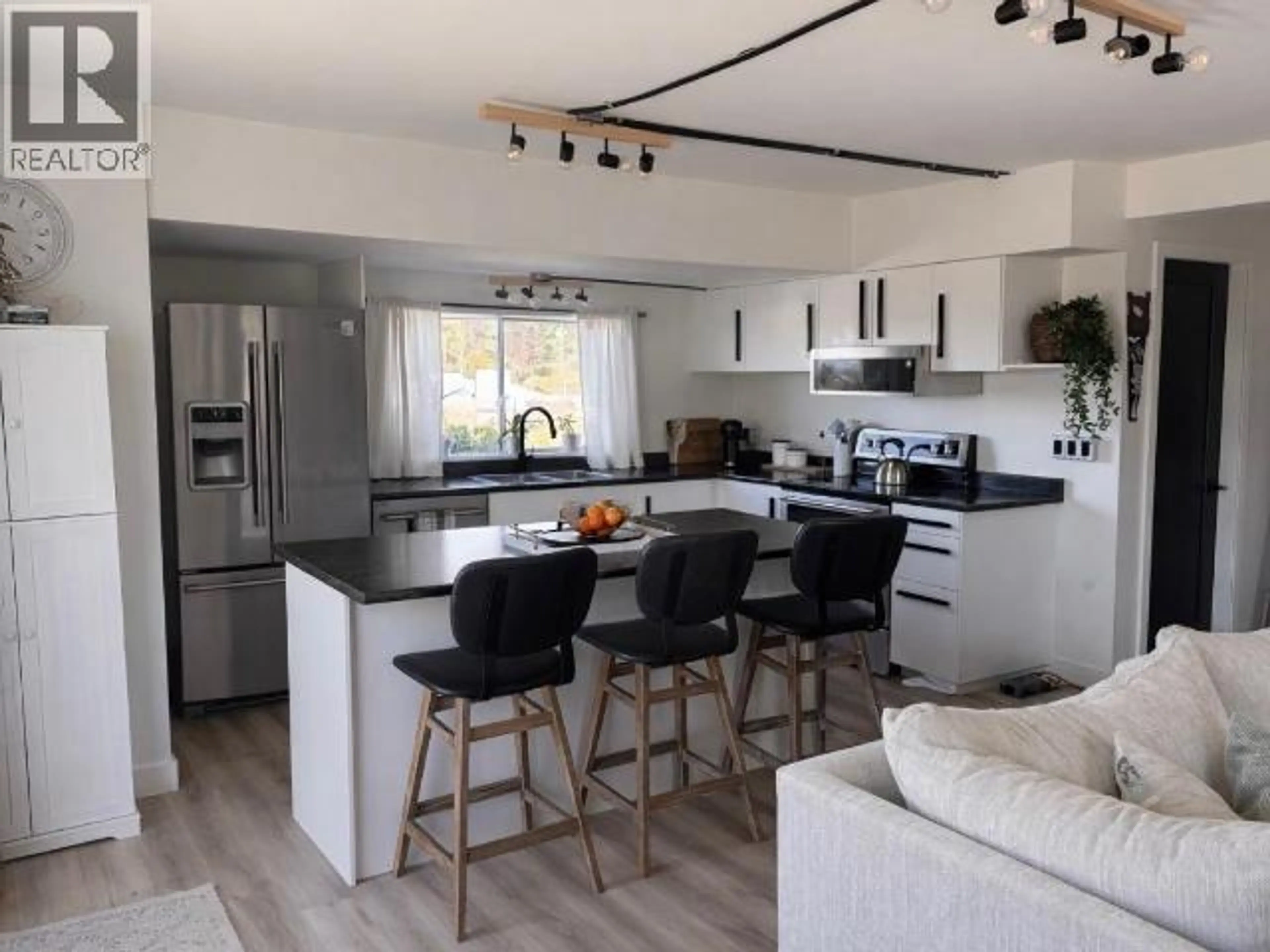 Property at 6928 QUESNEL STREET, Powell River, BC