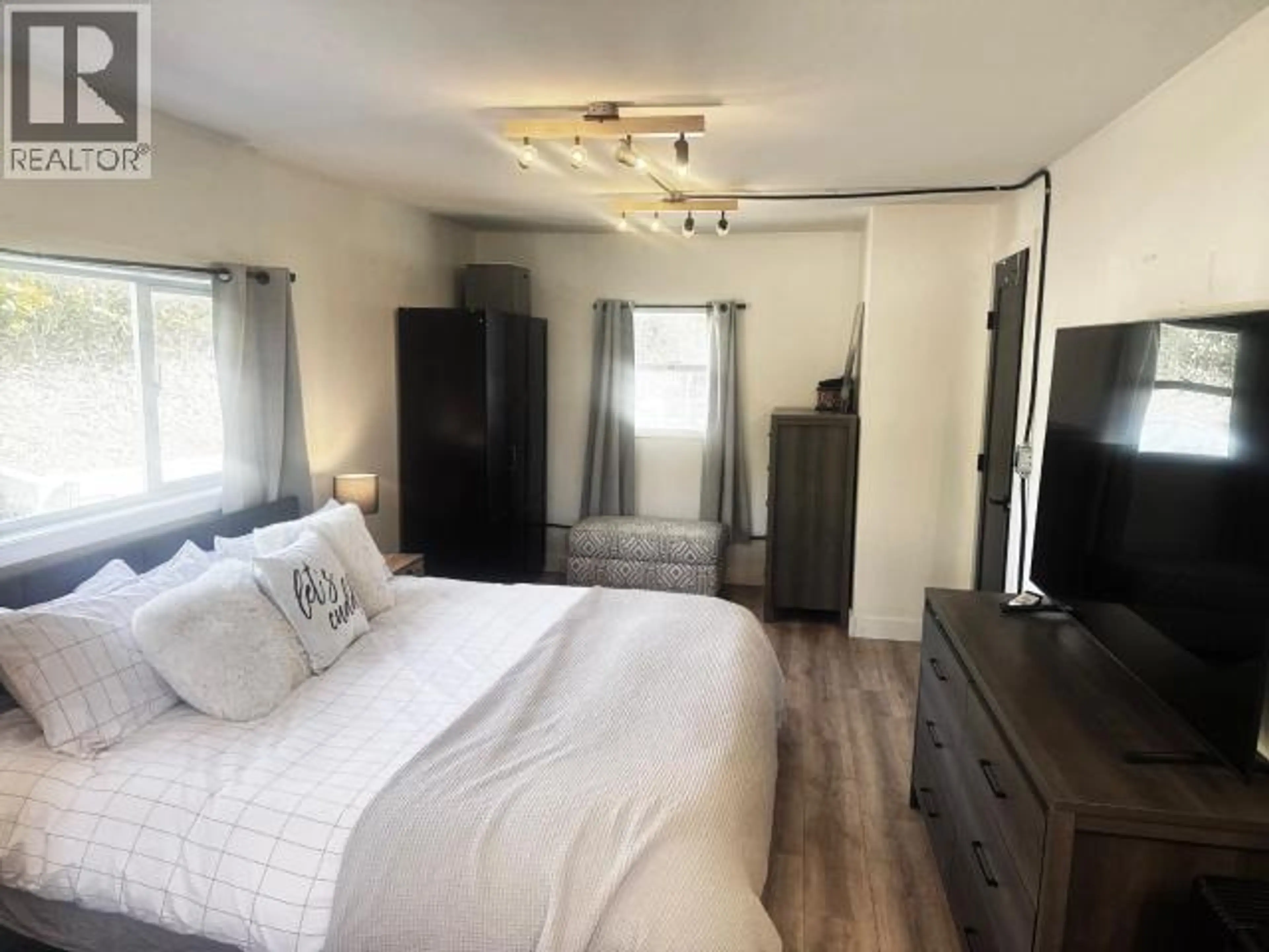 Property at 6928 QUESNEL STREET, Powell River, BC