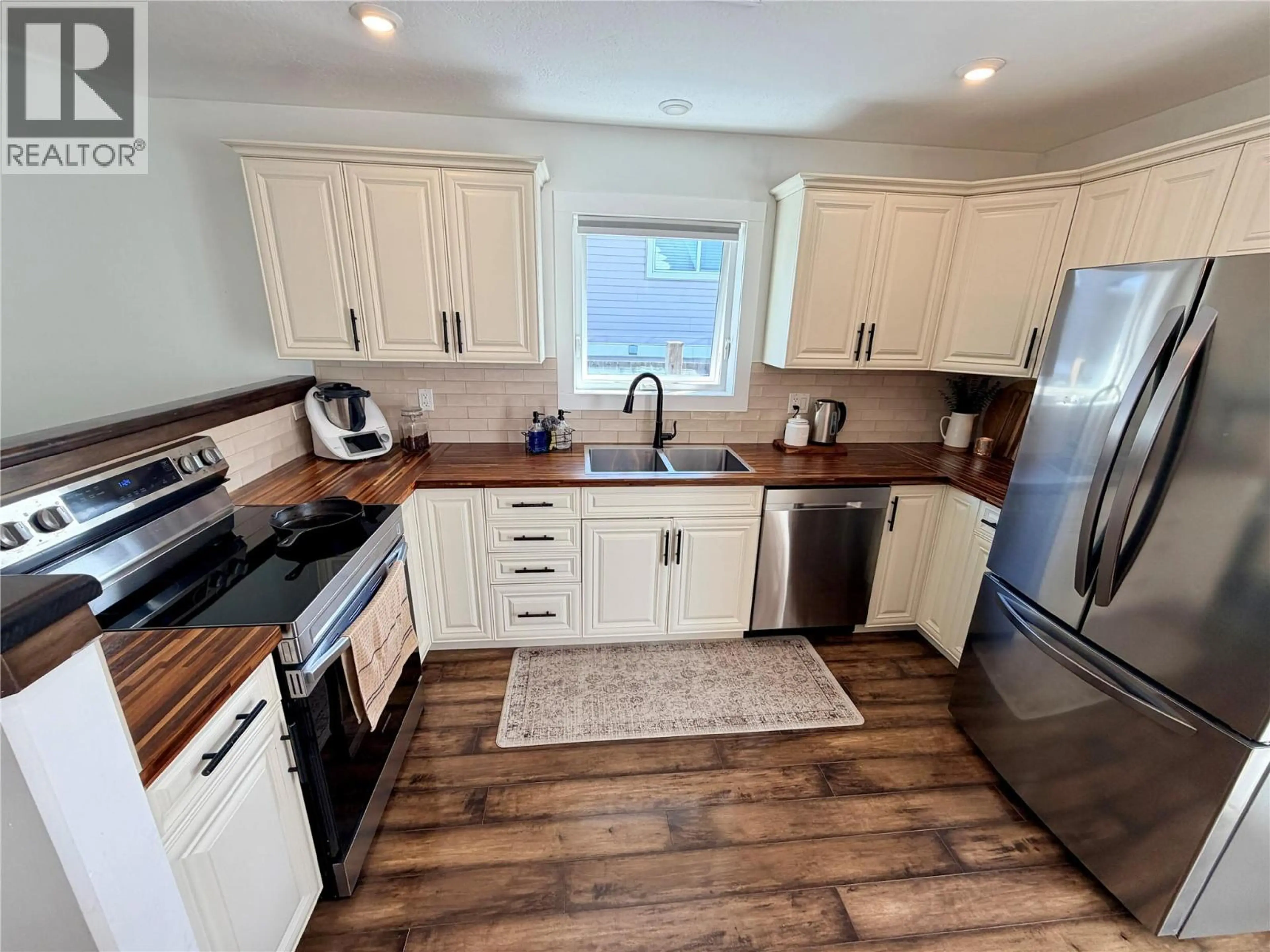 Property at 1327 101 AVENUE, Dawson Creek, BC