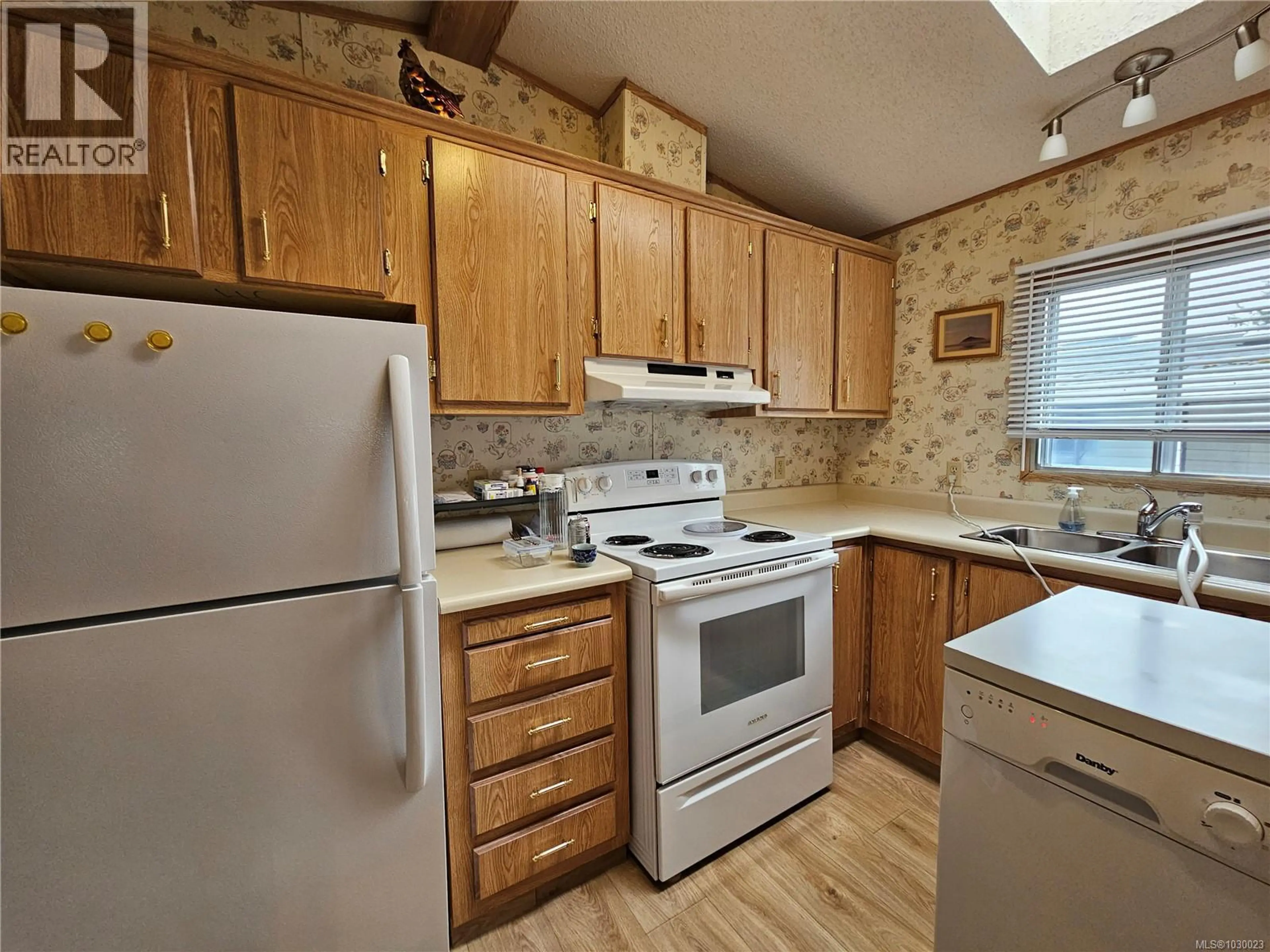 Property at #108 17 CHIEF ROBERT SAM LANE, View Royal, BC