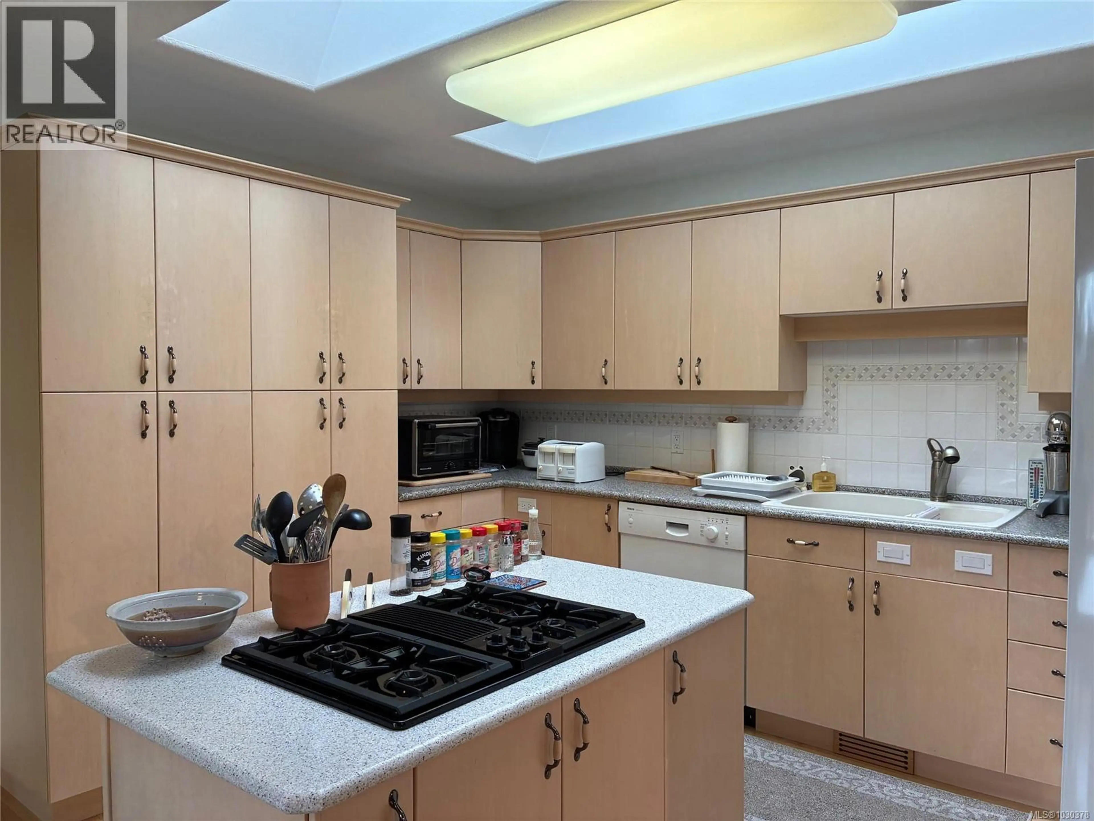 Property at 555 HAIDA ST, Comox, BC