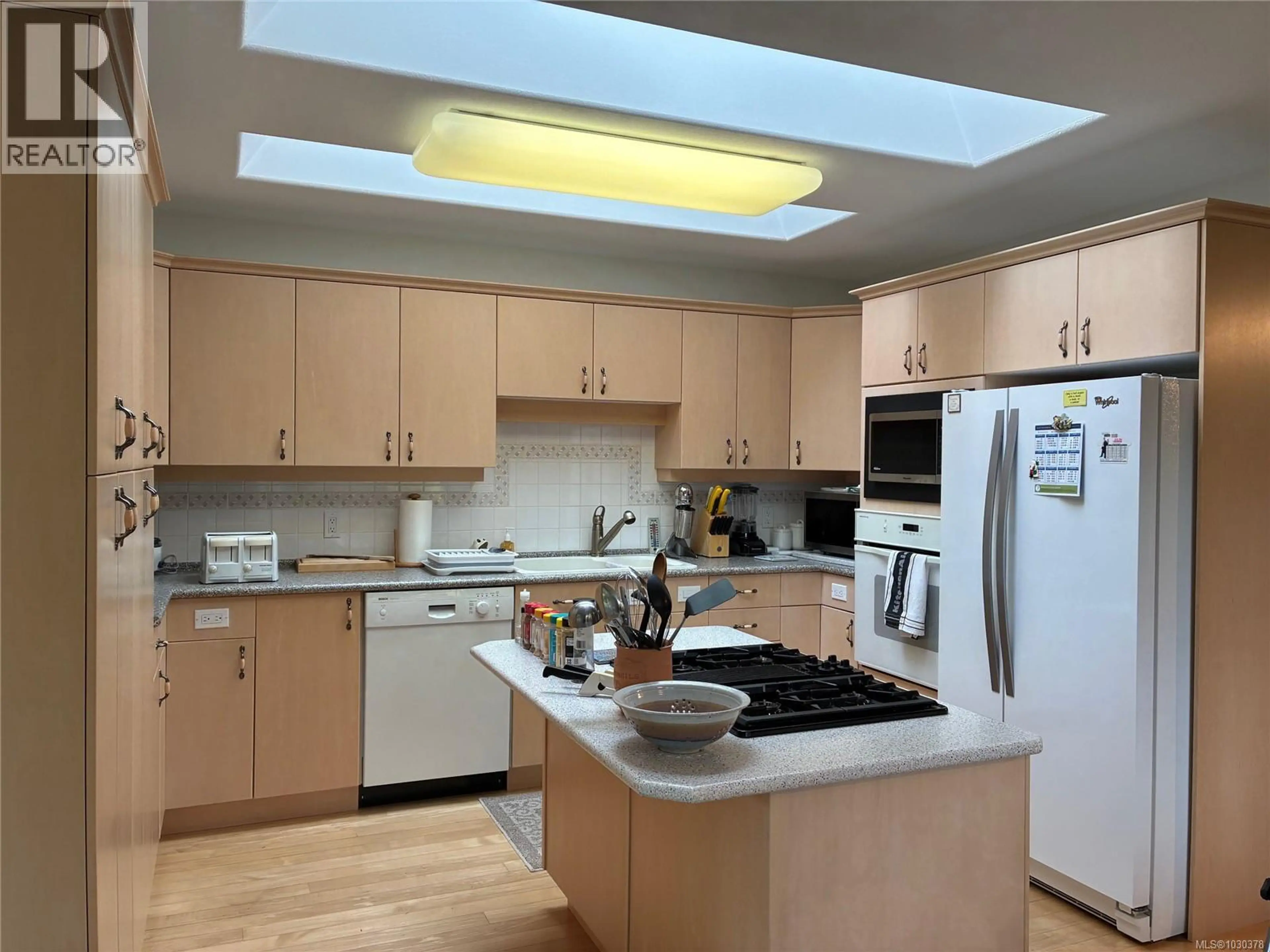 Property at 555 HAIDA ST, Comox, BC