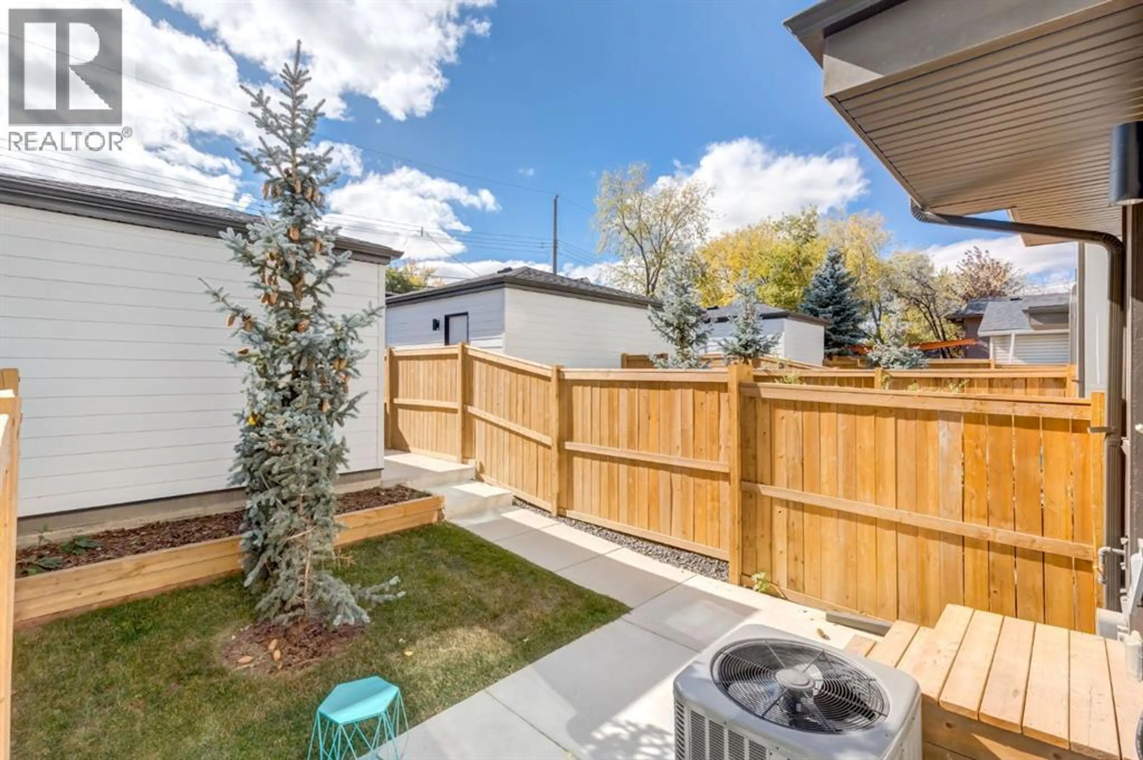 Property at 233 25 AVENUE NE, Calgary, AB