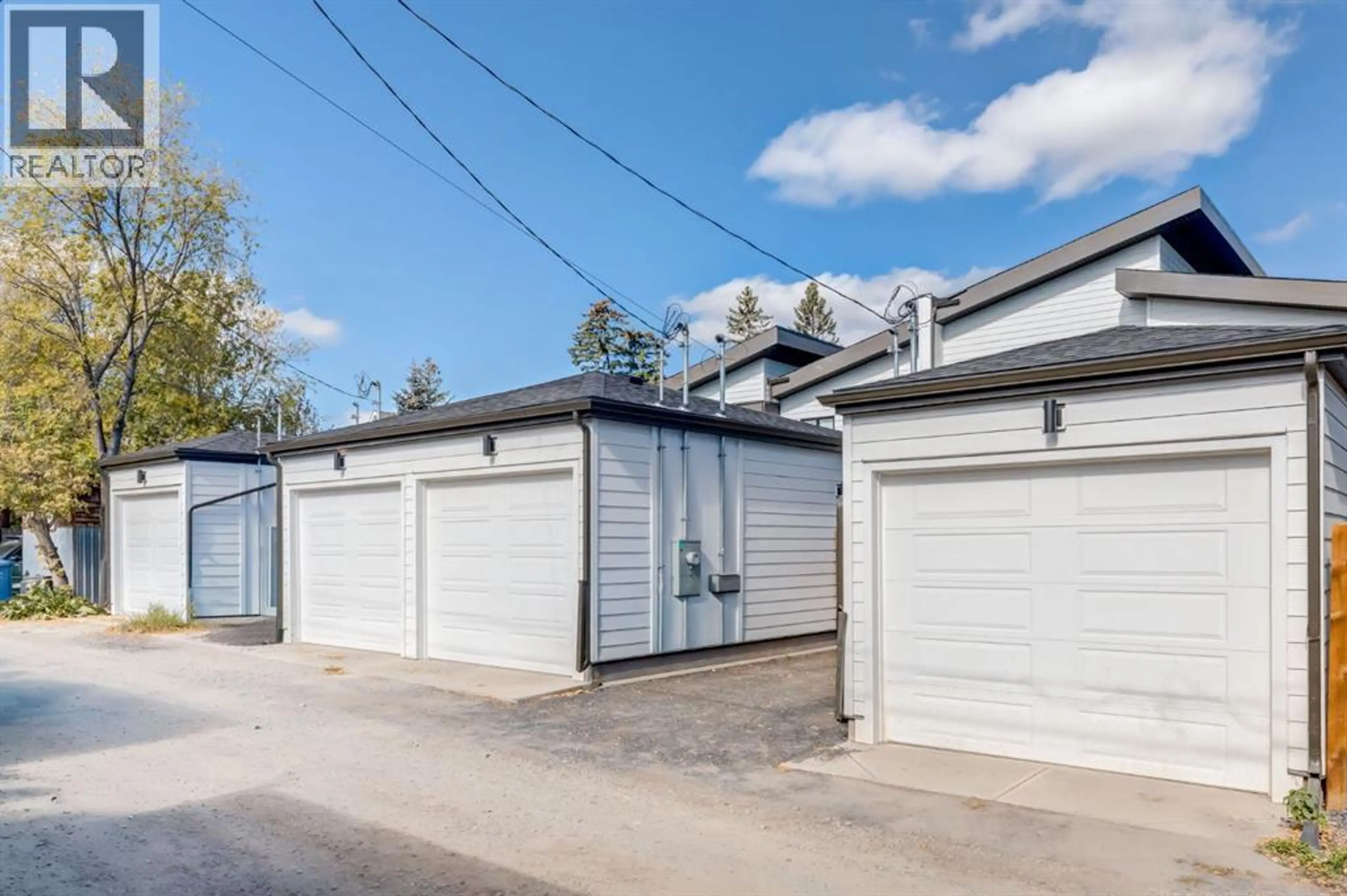 Property at 233 25 AVENUE NE, Calgary, AB