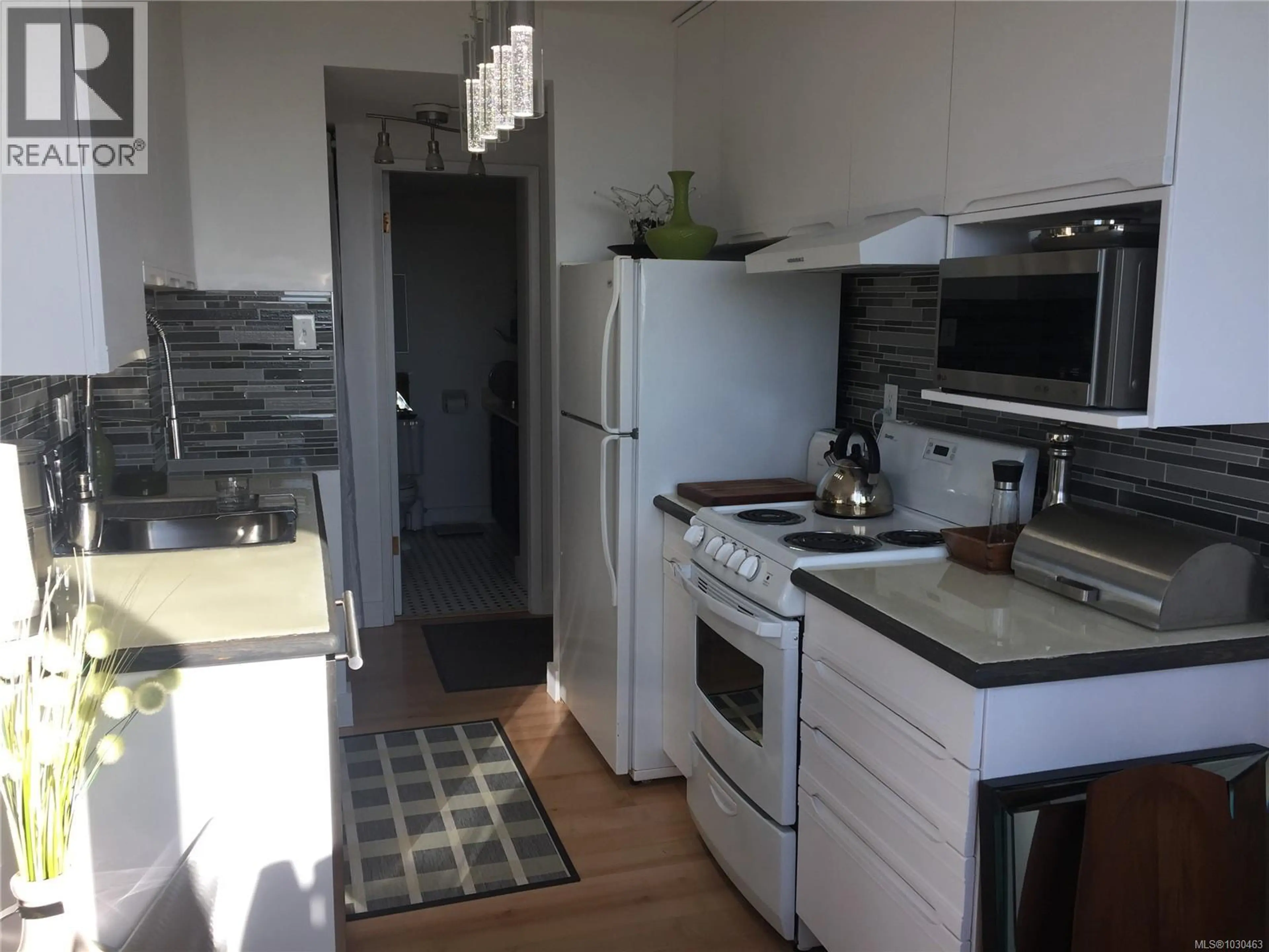 Property at #1401 647 MICHIGAN ST, Victoria, BC