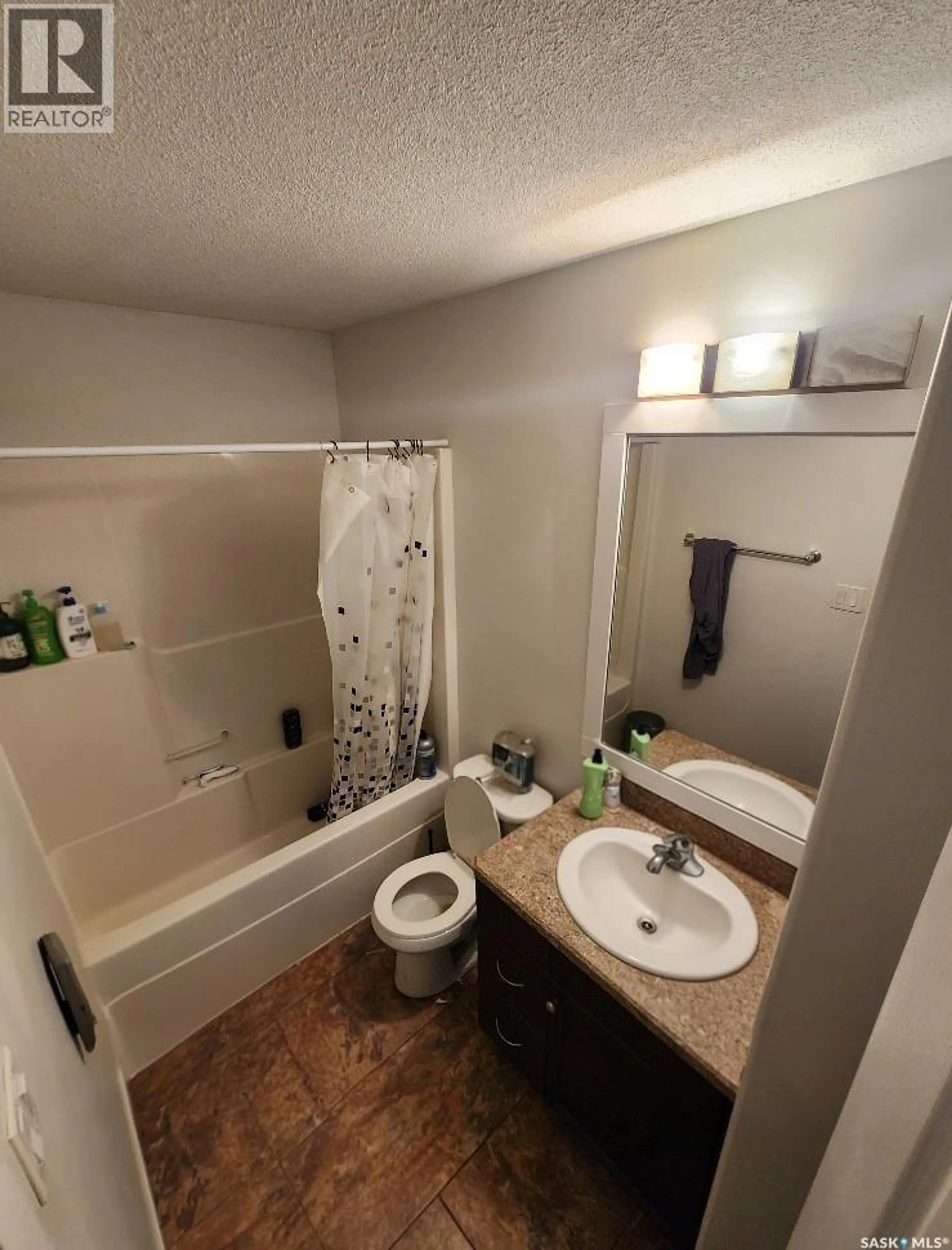 Property at 2067 BRODER STREET, Regina, SK