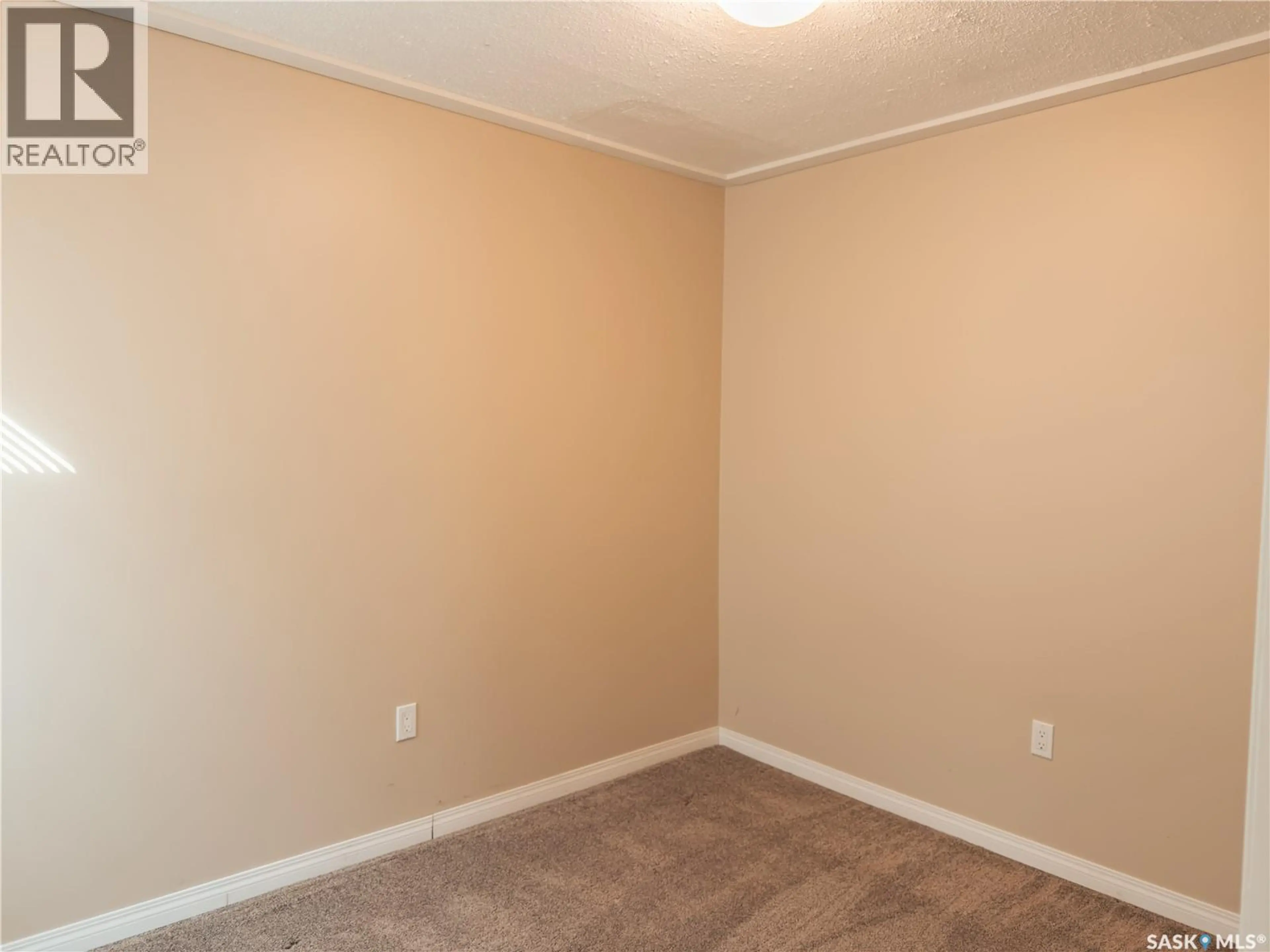 Property at 118 32ND STREET W, Saskatoon, SK