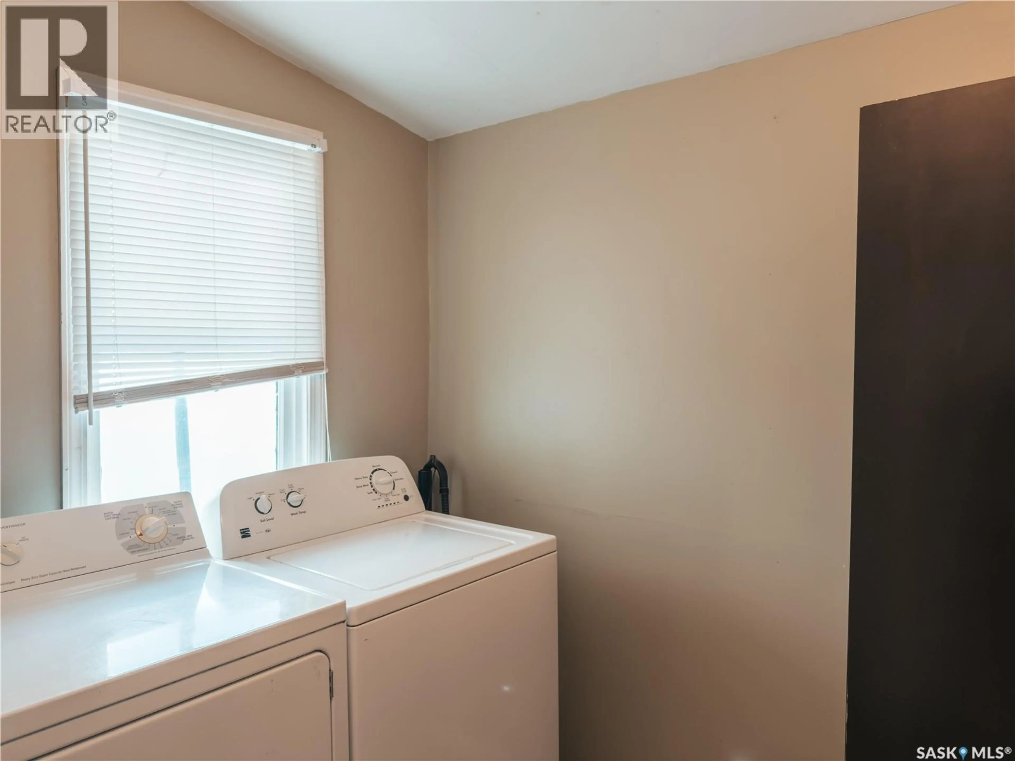 Property at 118 32ND STREET W, Saskatoon, SK