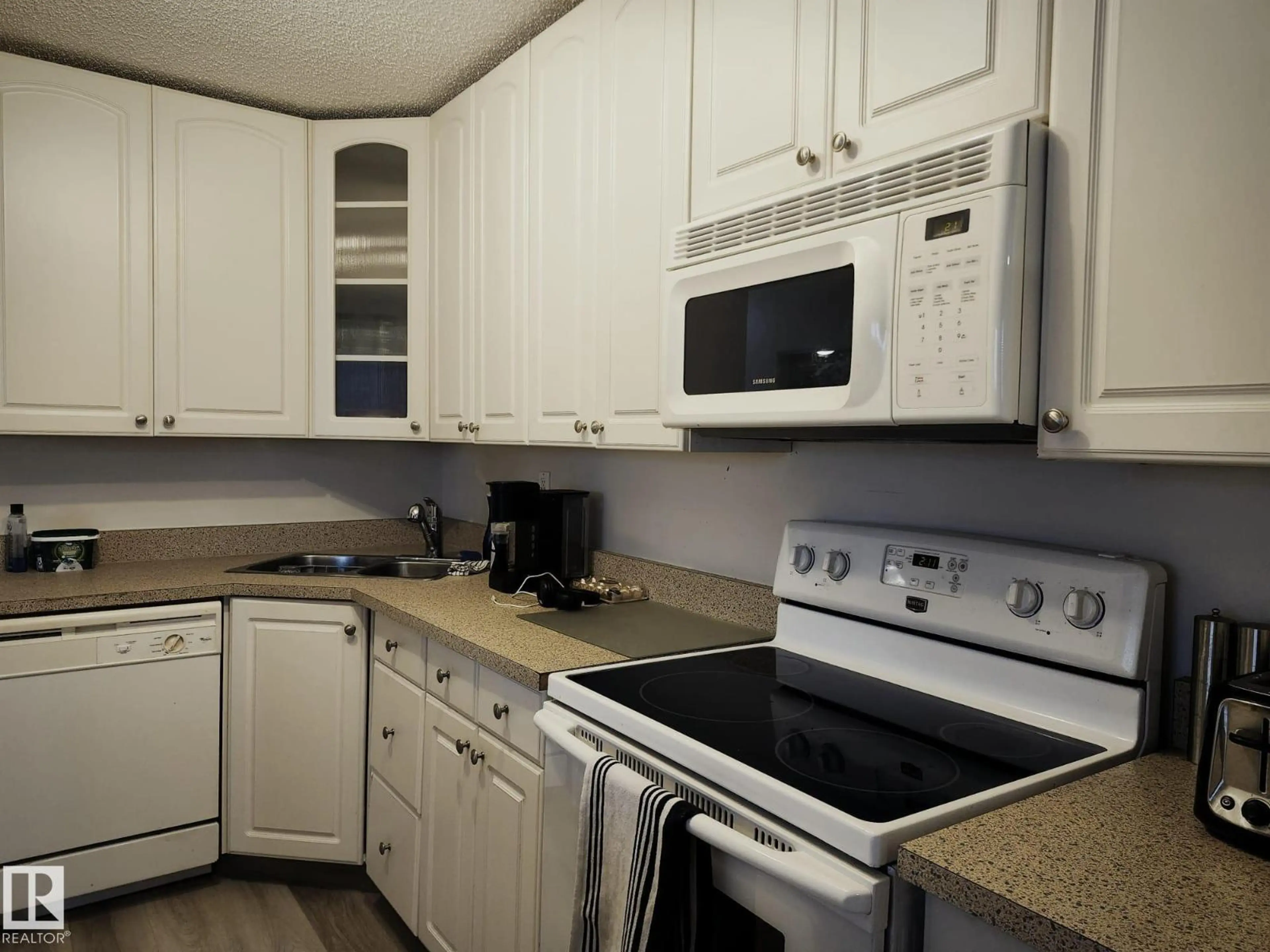 Property at #4 6120 118 AV NW, Edmonton, AB