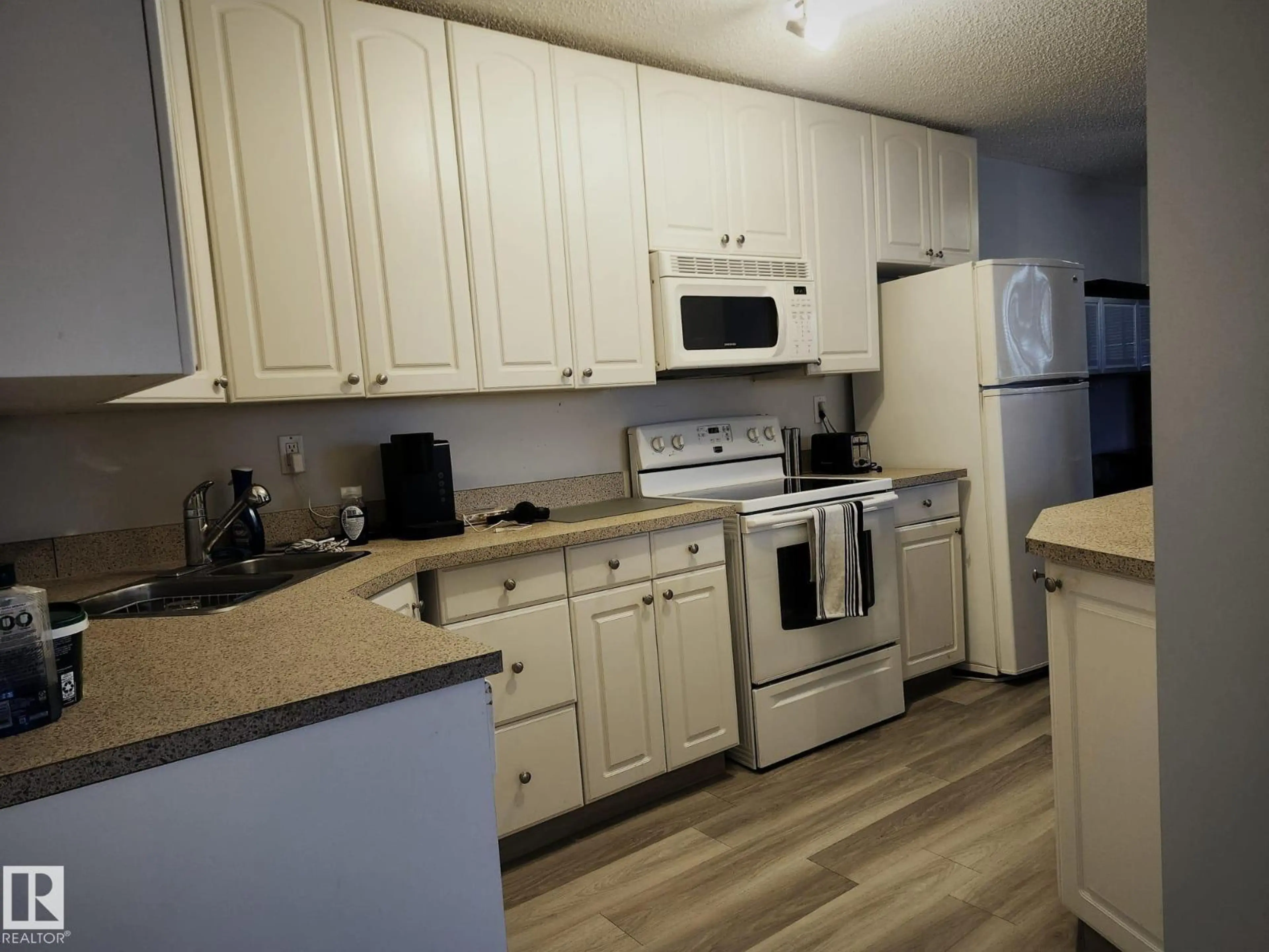 Property at #4 6120 118 AV NW, Edmonton, AB