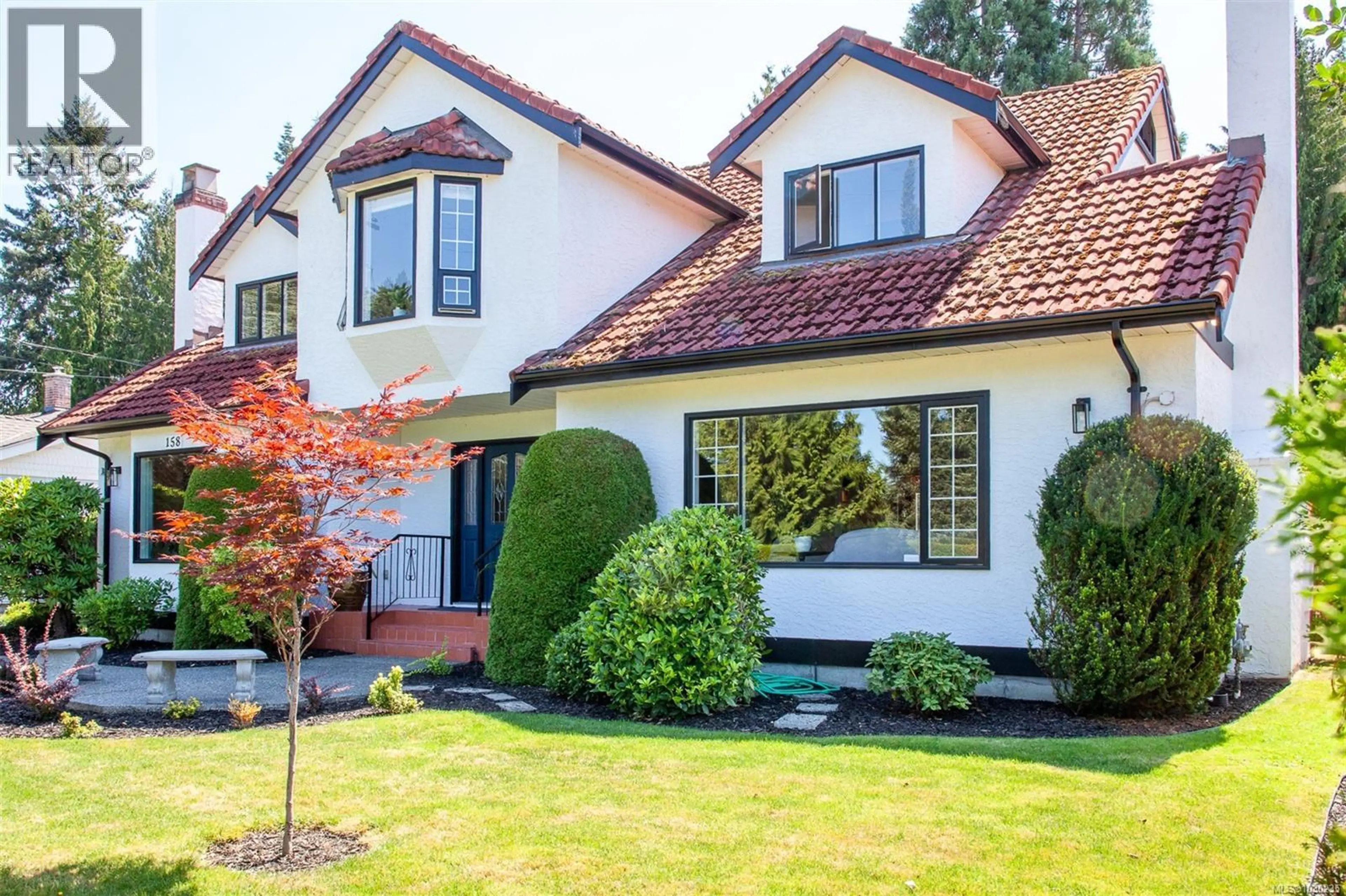 Property at 158 CRESCENT RD E, Qualicum Beach, BC