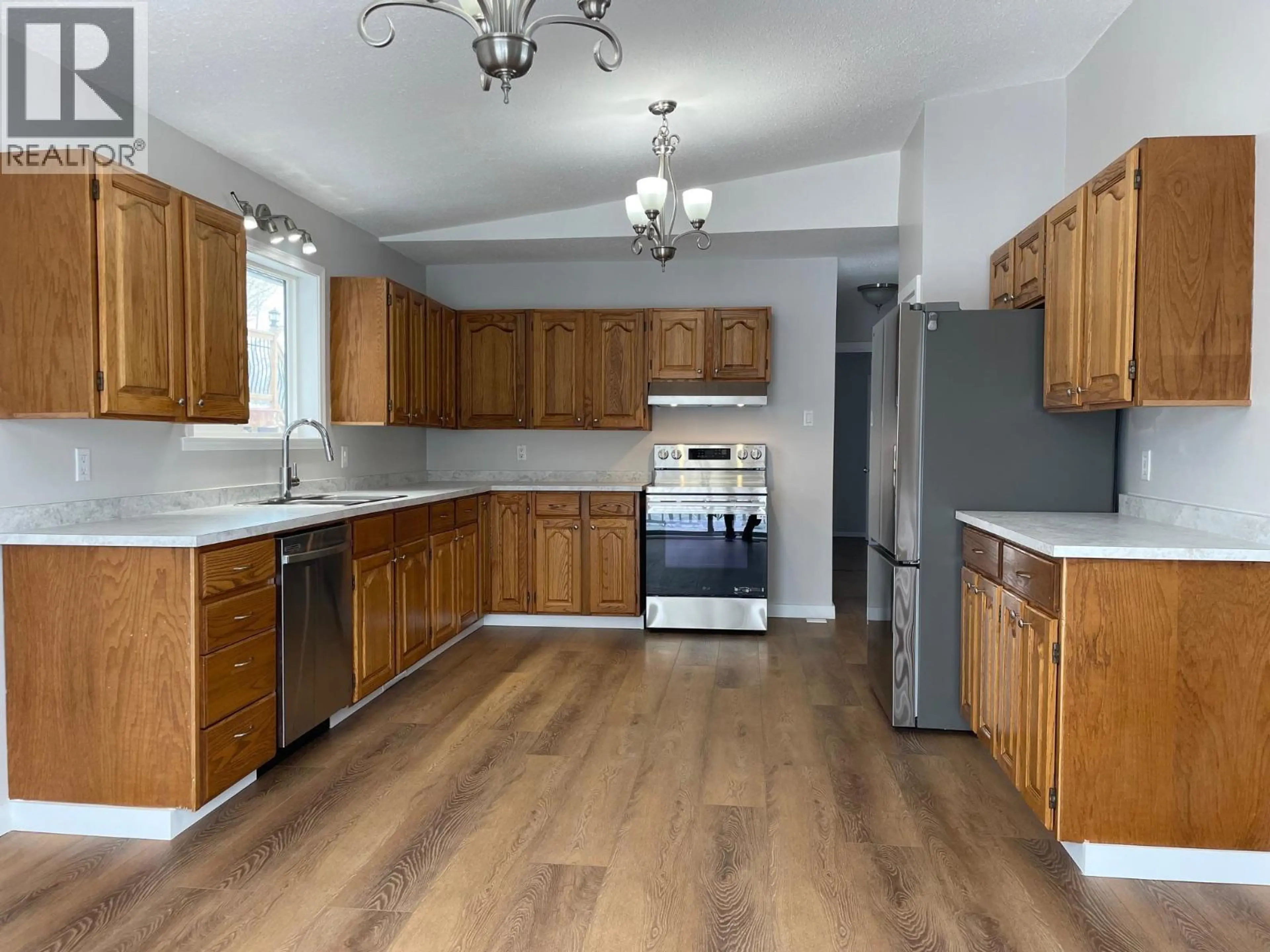 Property at 3924 E 53 AVENUE, Fort Nelson, BC