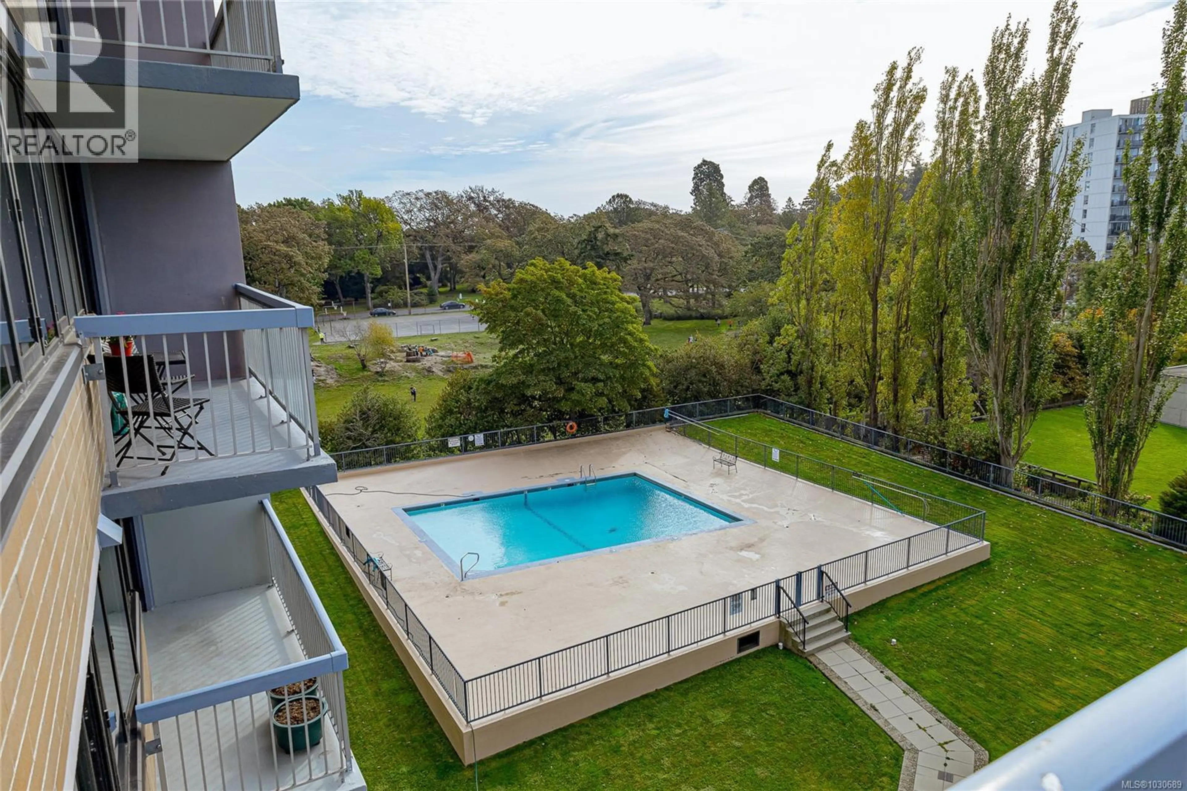 Property at #2210 647 MICHIGAN ST, Victoria, BC