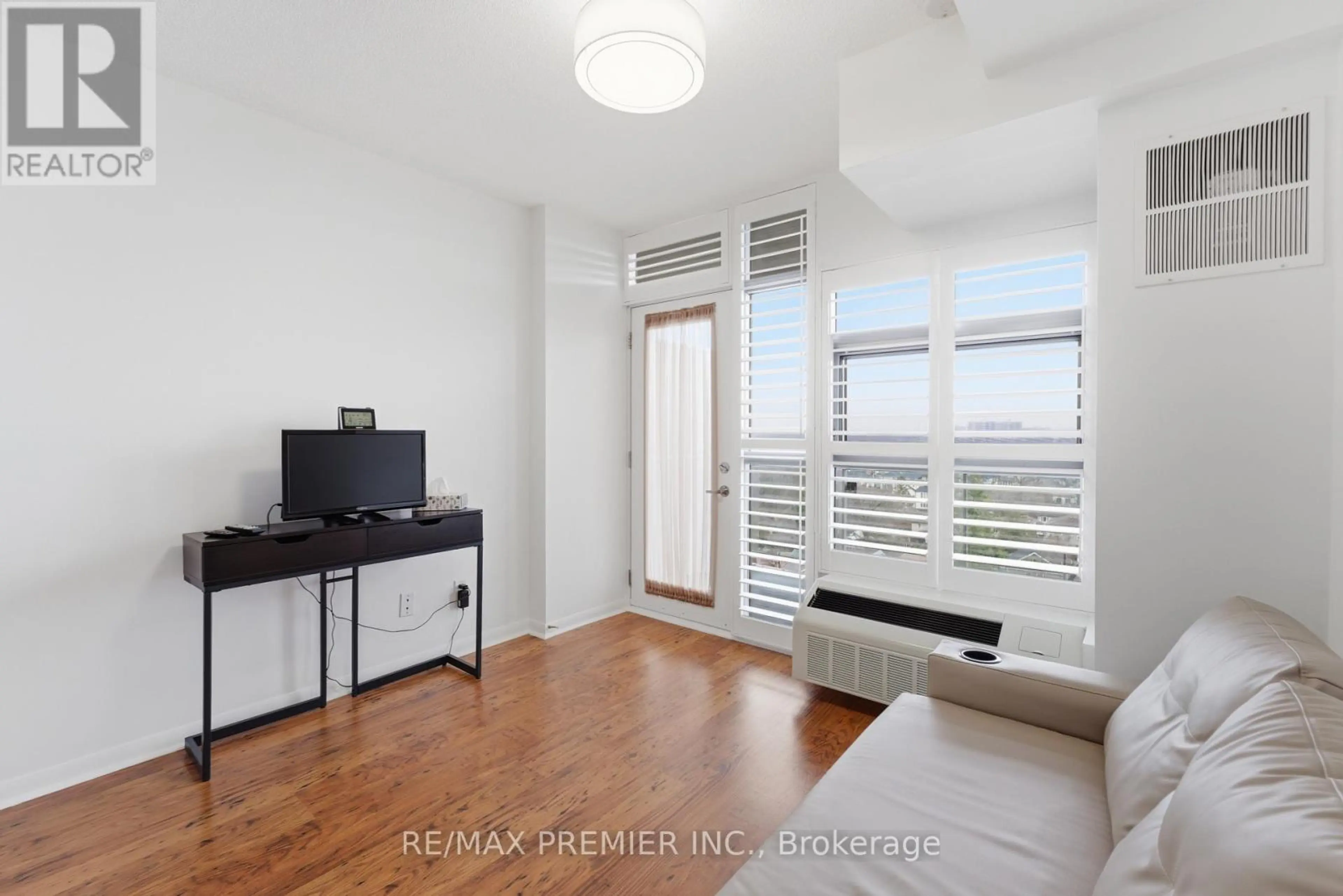 Property at #815 2464 WESTON ROAD, Toronto, ON