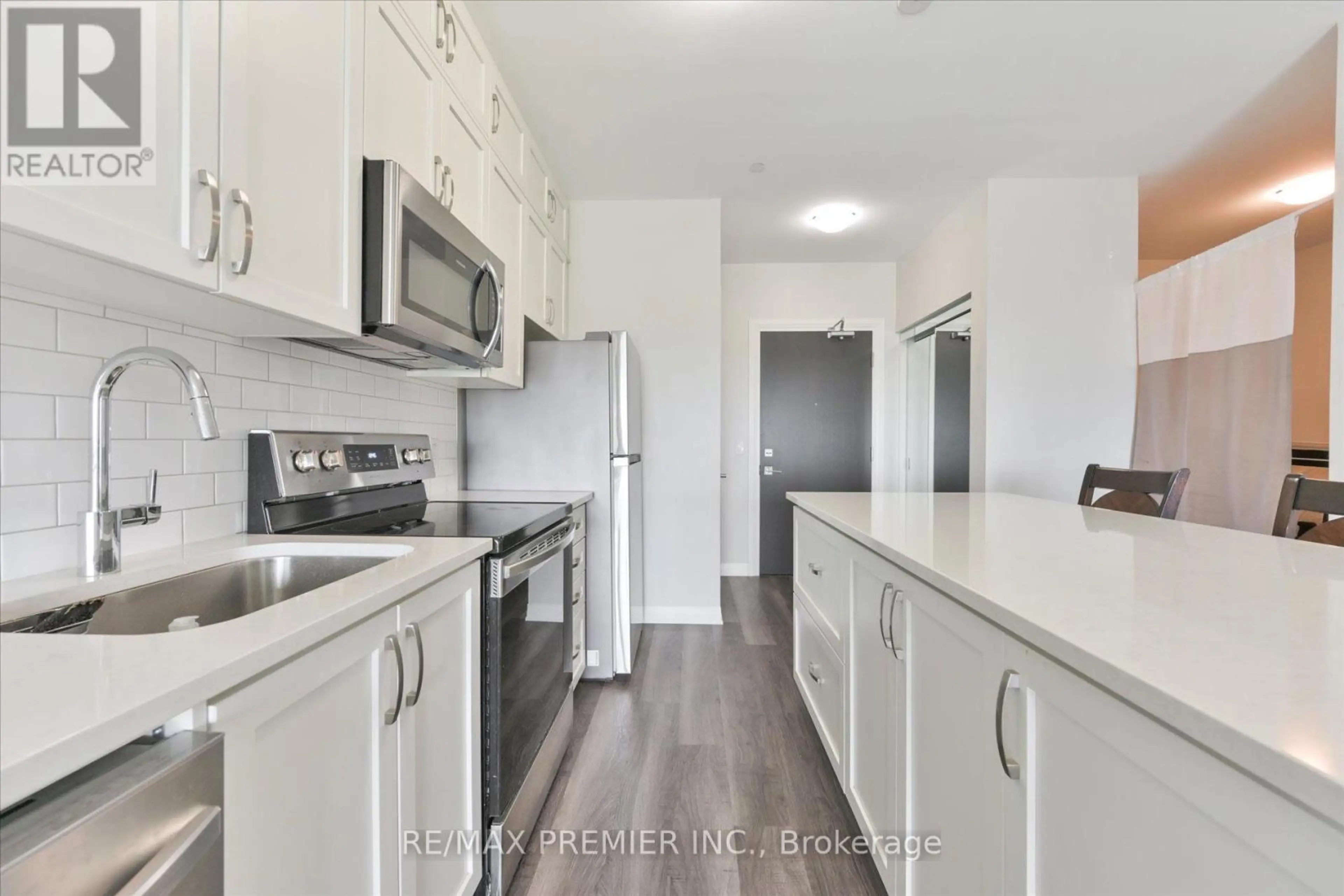 Property at #421 102 GROVEWOOD COMMON, Oakville, ON