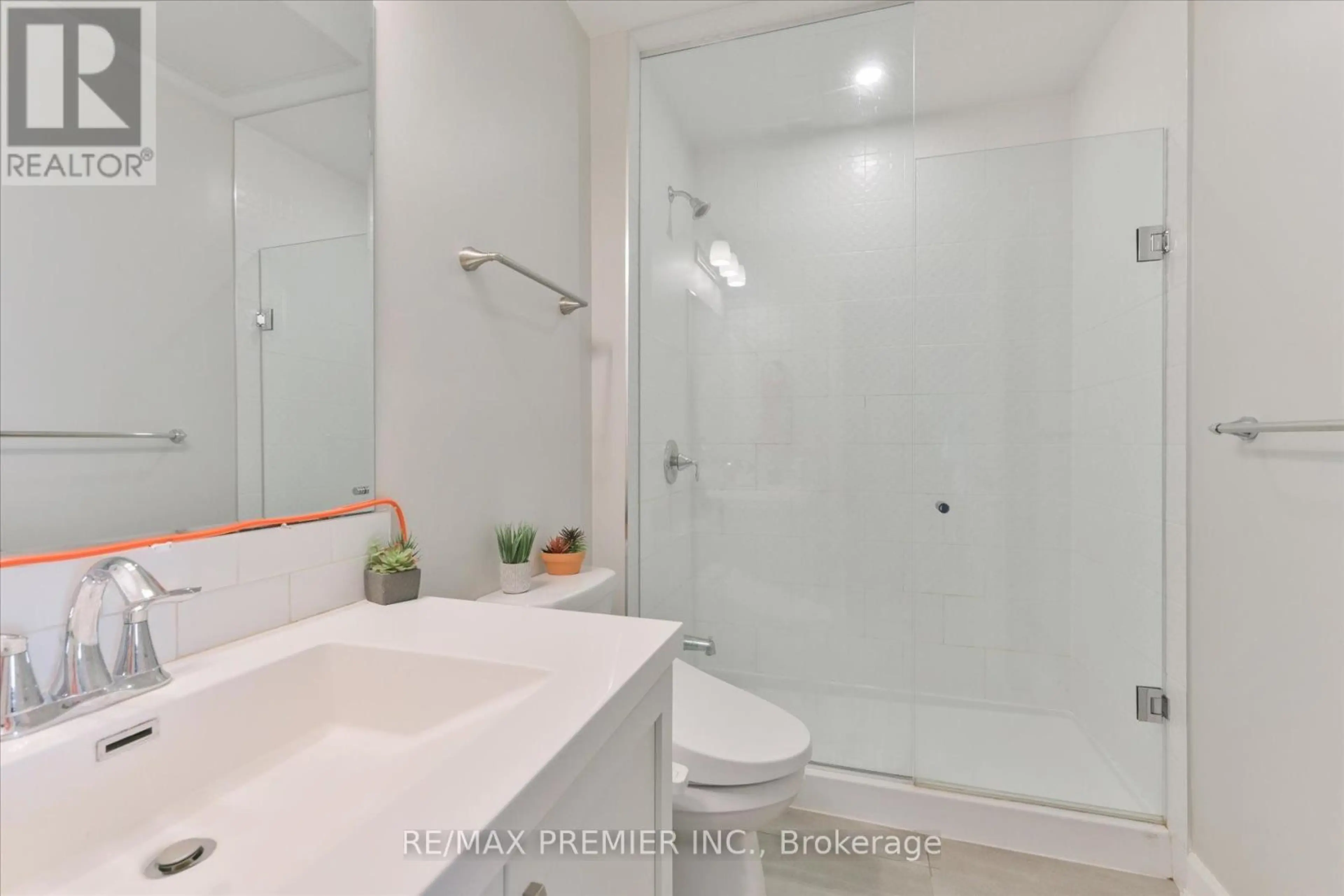 Property at #421 102 GROVEWOOD COMMON, Oakville, ON