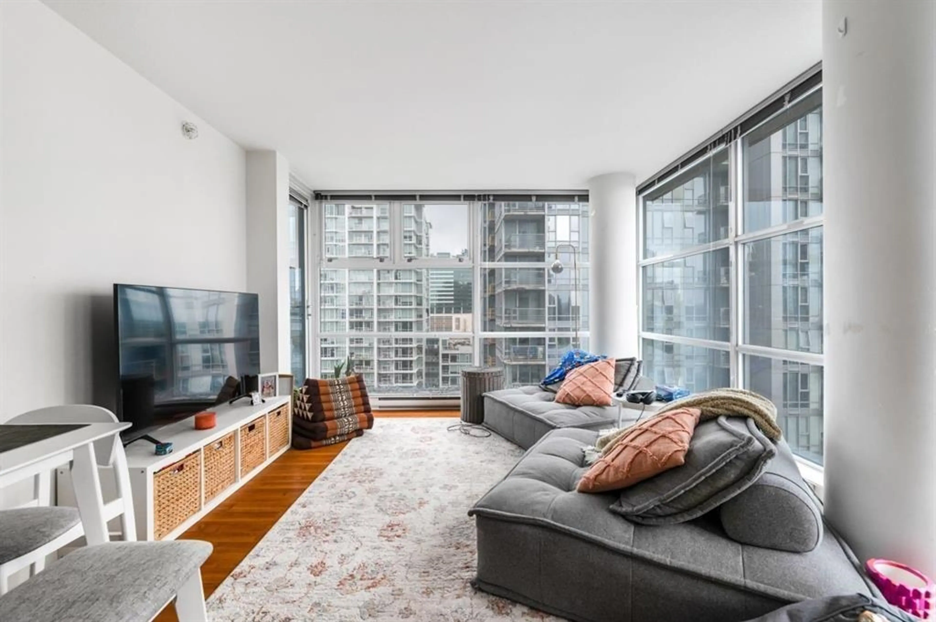 Property at #1806 111 W GEORGIA STREET, Vancouver, BC