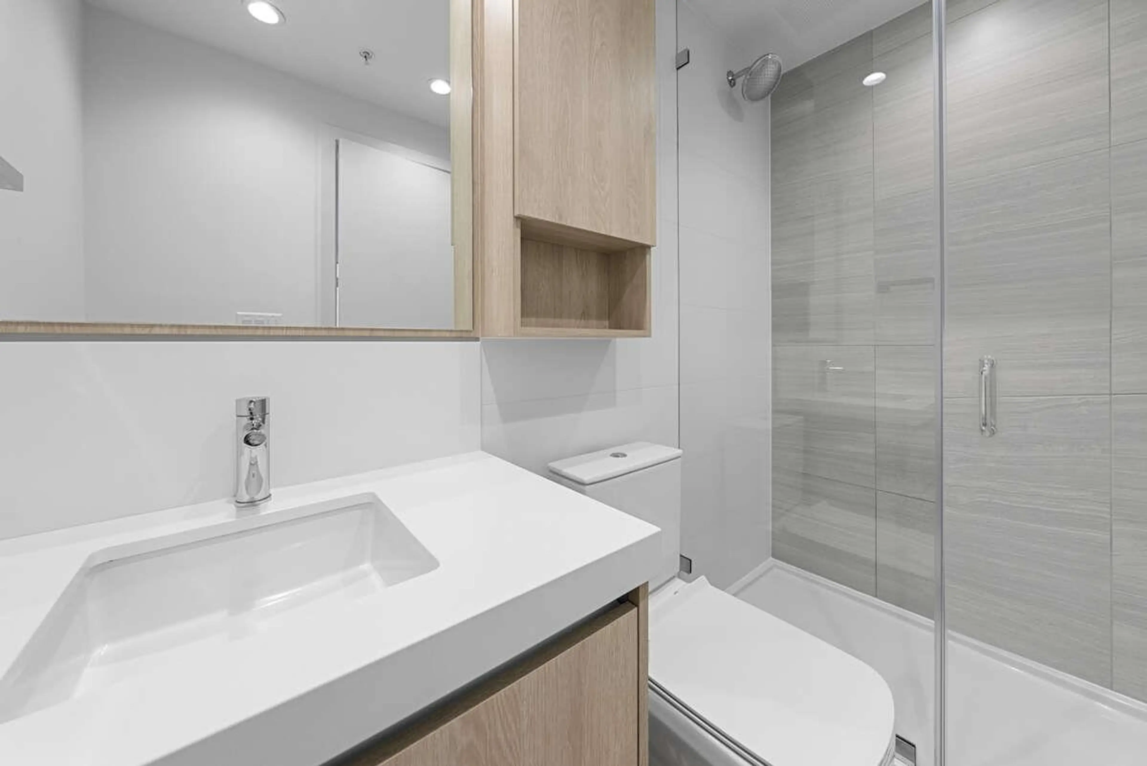 Property at #401 6080 MCKAY AVENUE, Burnaby, BC