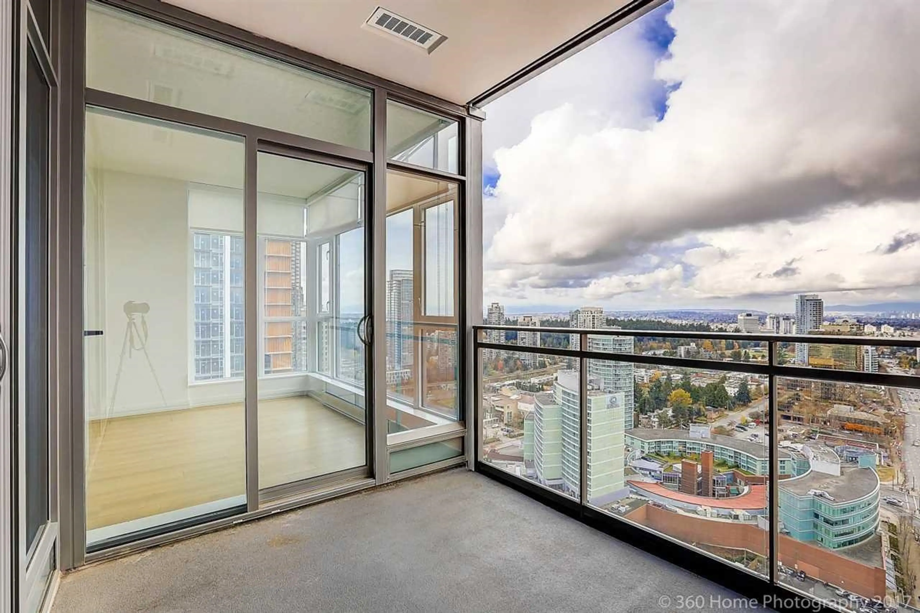 Property at #3302 4688 KINGSWAY, Burnaby, BC