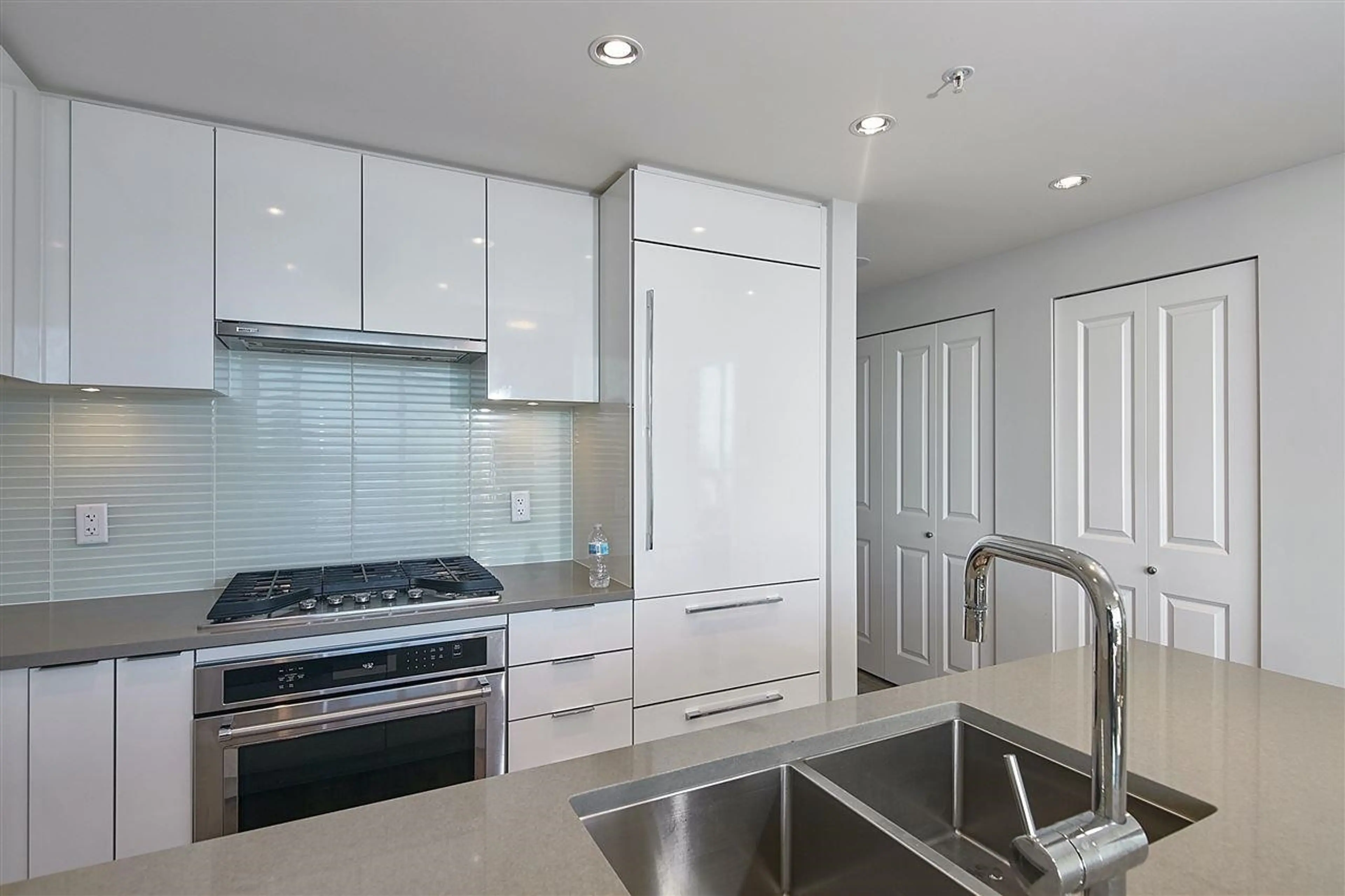 Property at #801 6638 DUNBLANE AVENUE, Burnaby, BC