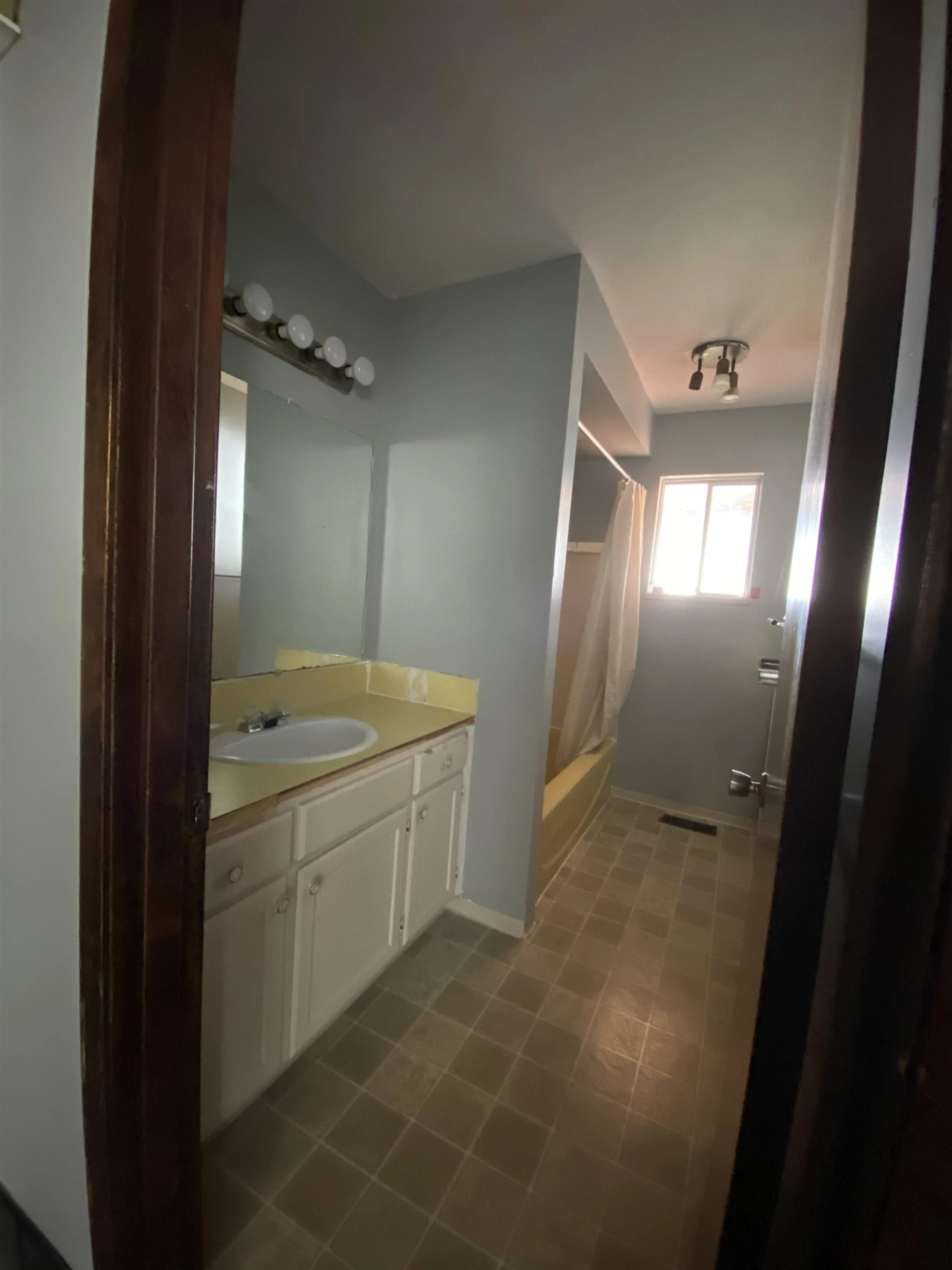 Property at 15855 VINE AVENUE, White Rock, BC