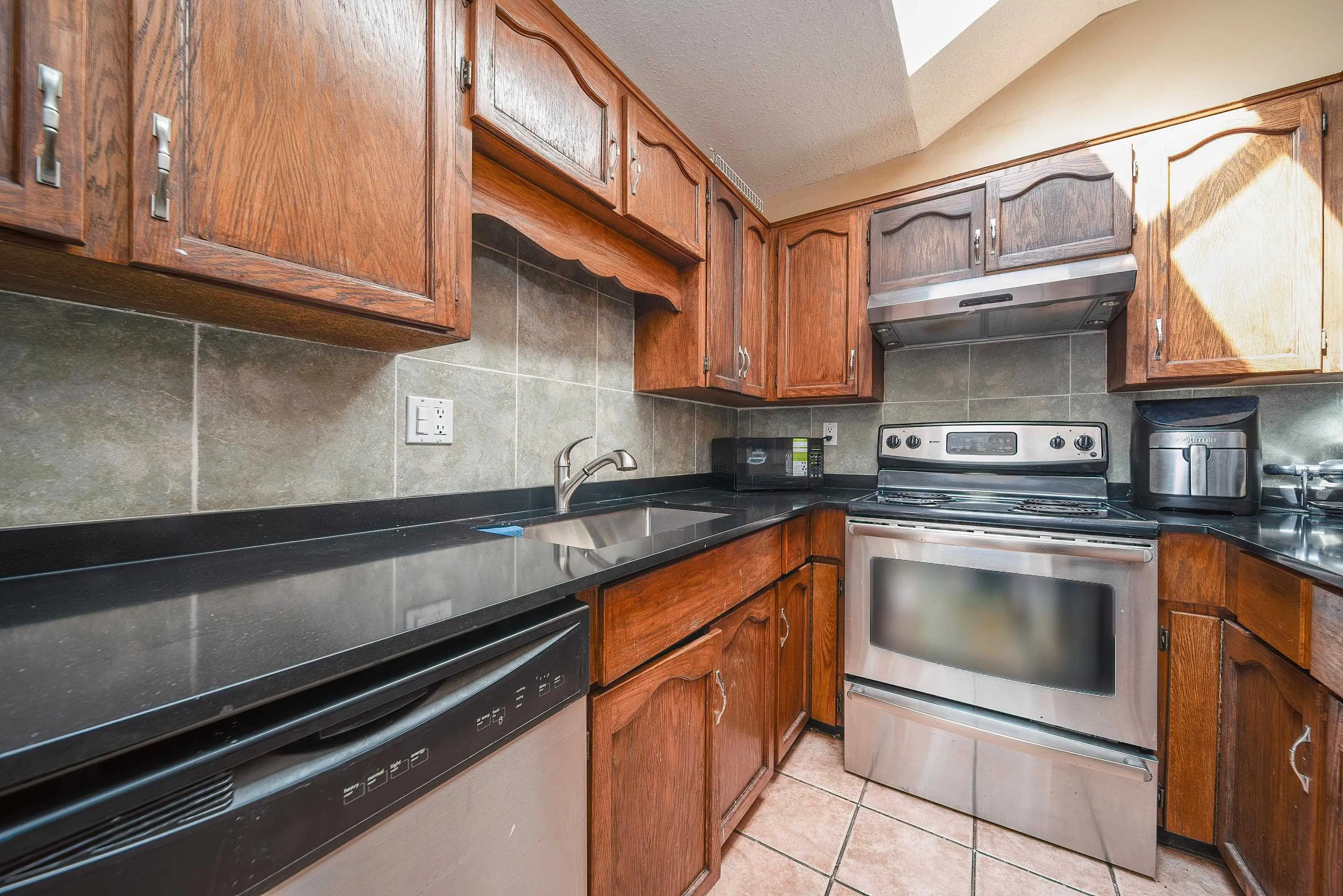 Property at 5146 HASTINGS STREET, Burnaby, BC