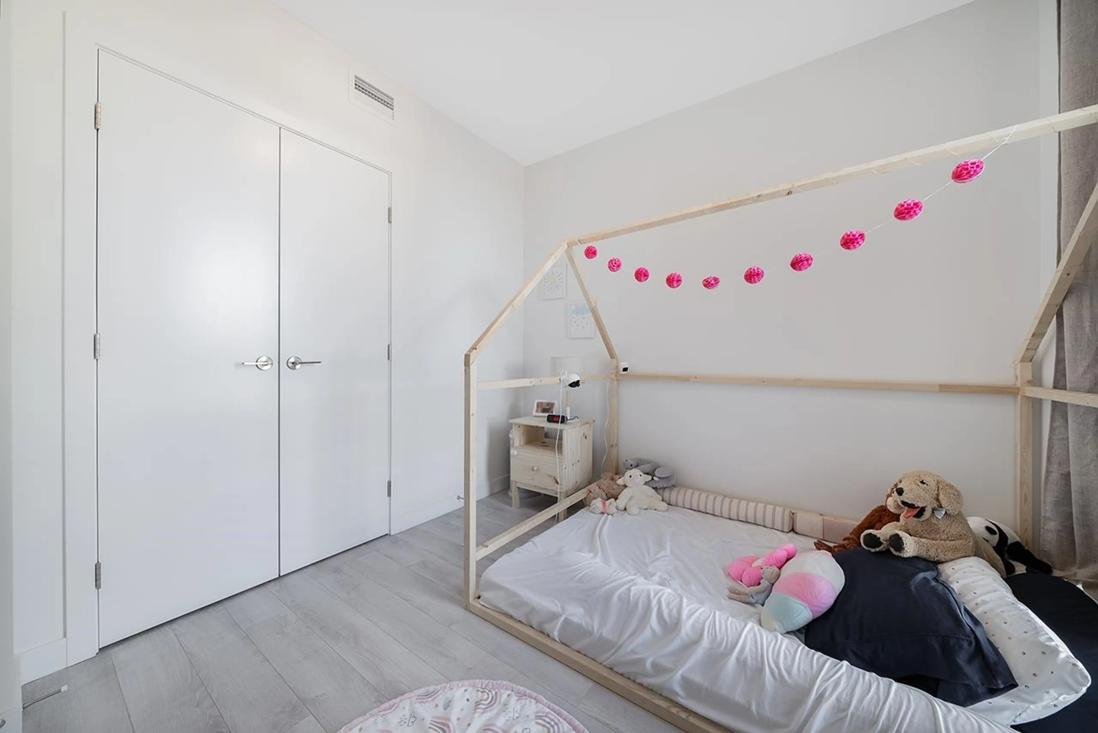 Property at #305 2085 SKYLINE COURT, Burnaby, BC