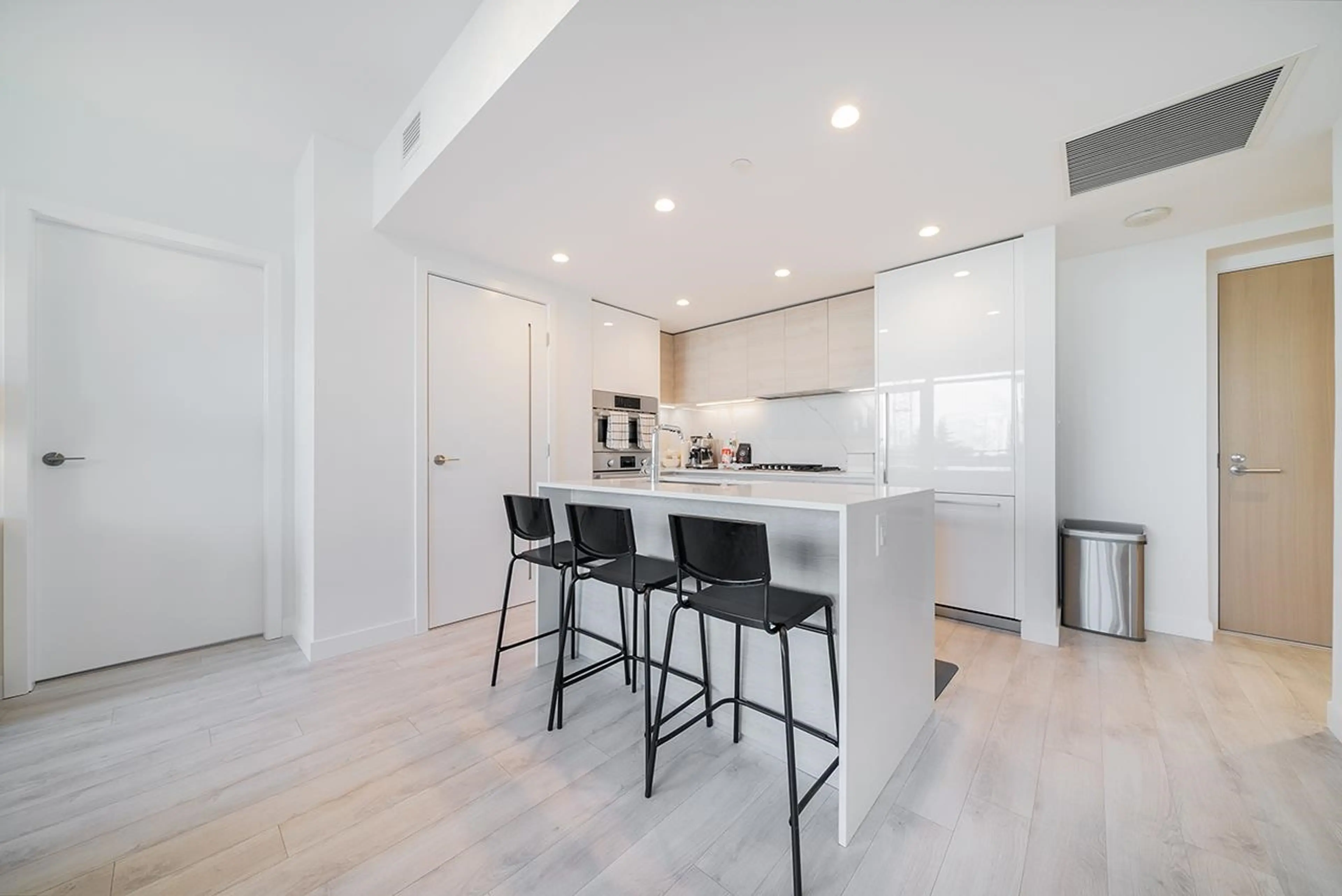 Property at #305 2085 SKYLINE COURT, Burnaby, BC