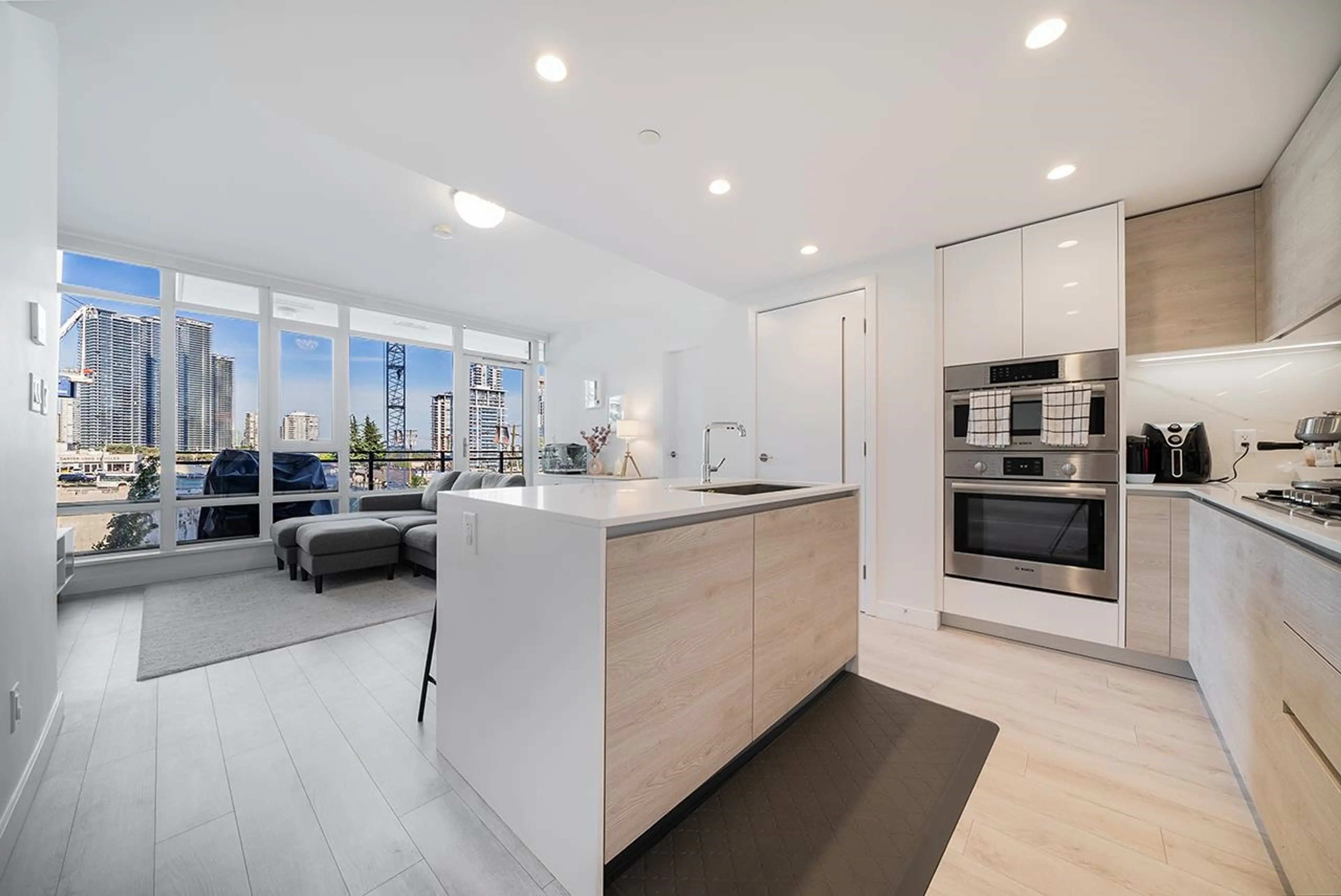 Property at #305 2085 SKYLINE COURT, Burnaby, BC