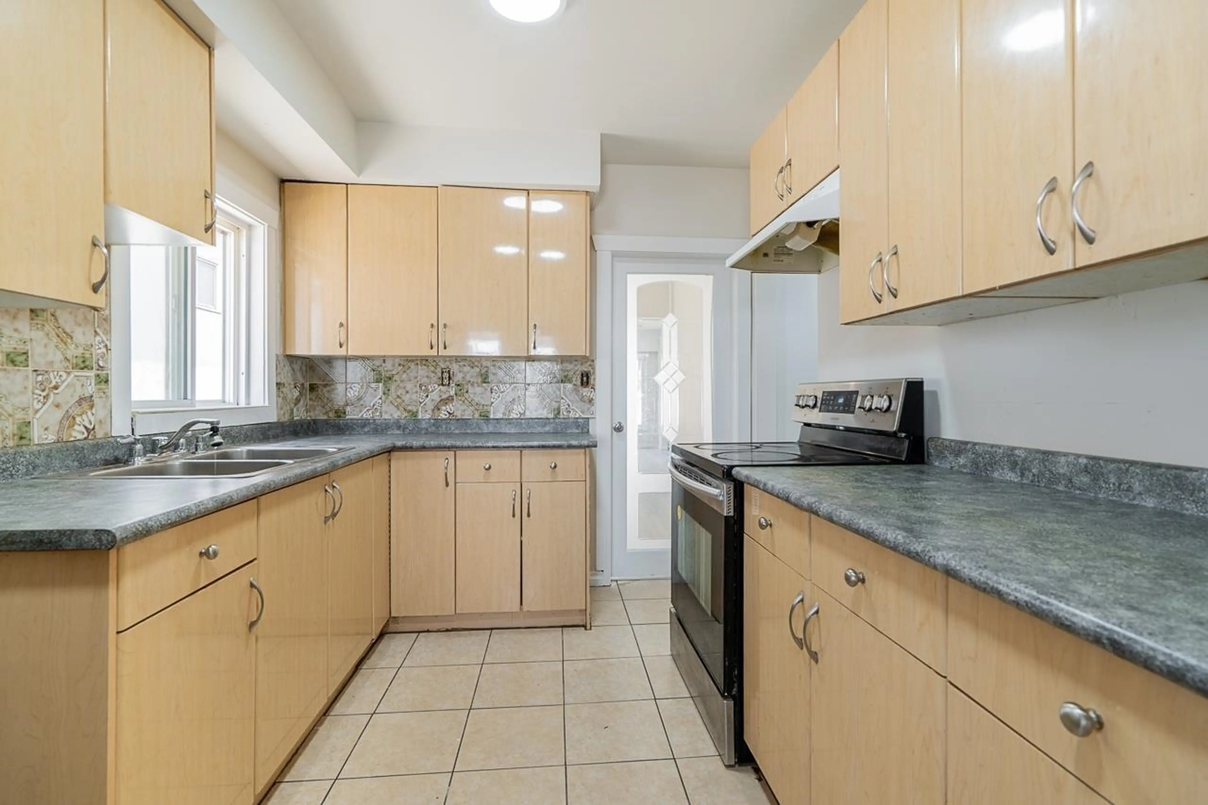 Property at 882 E 63RD AVENUE, Vancouver, BC