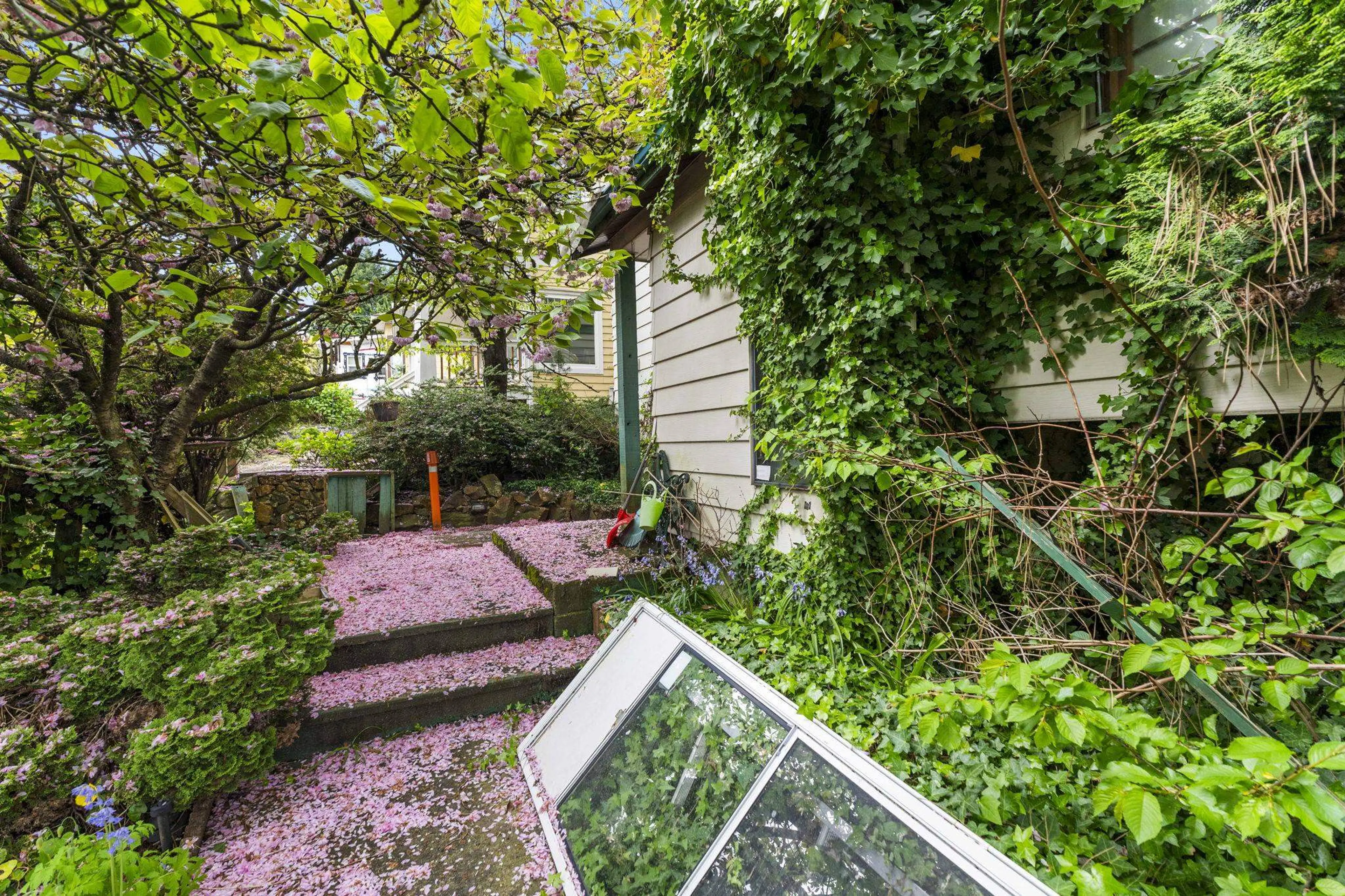 Property at 451 E EIGHTH AVENUE, New Westminster, BC