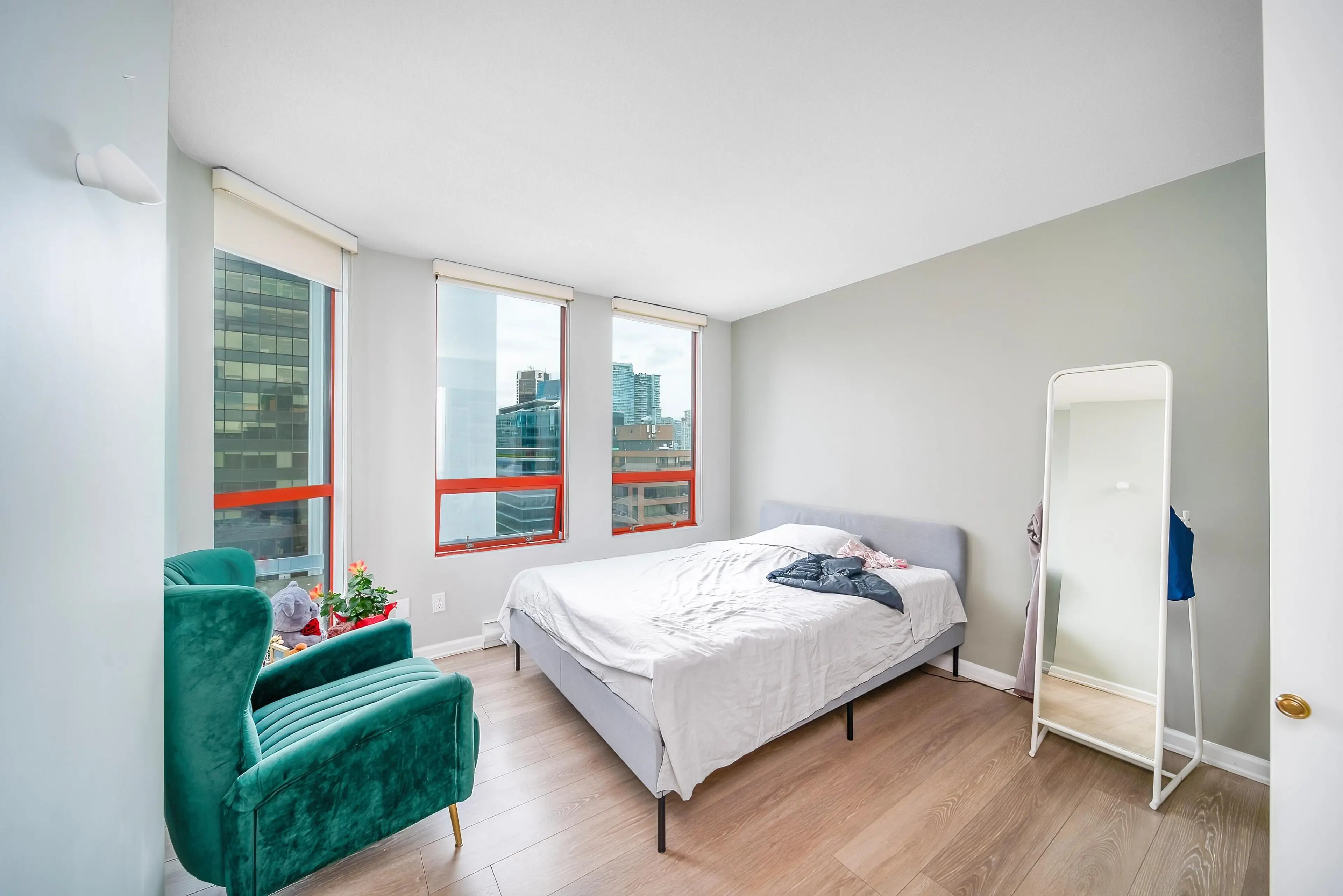 Property at #1604 811 HELMCKEN STREET, Vancouver, BC