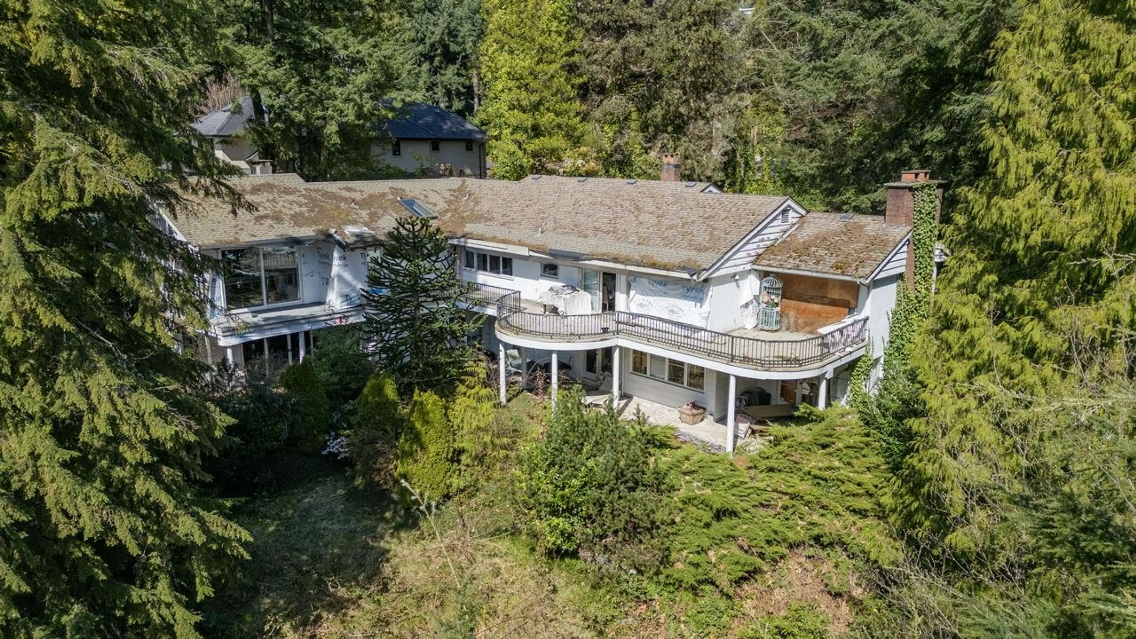 Property at 764 EYREMOUNT DRIVE, West Vancouver, BC