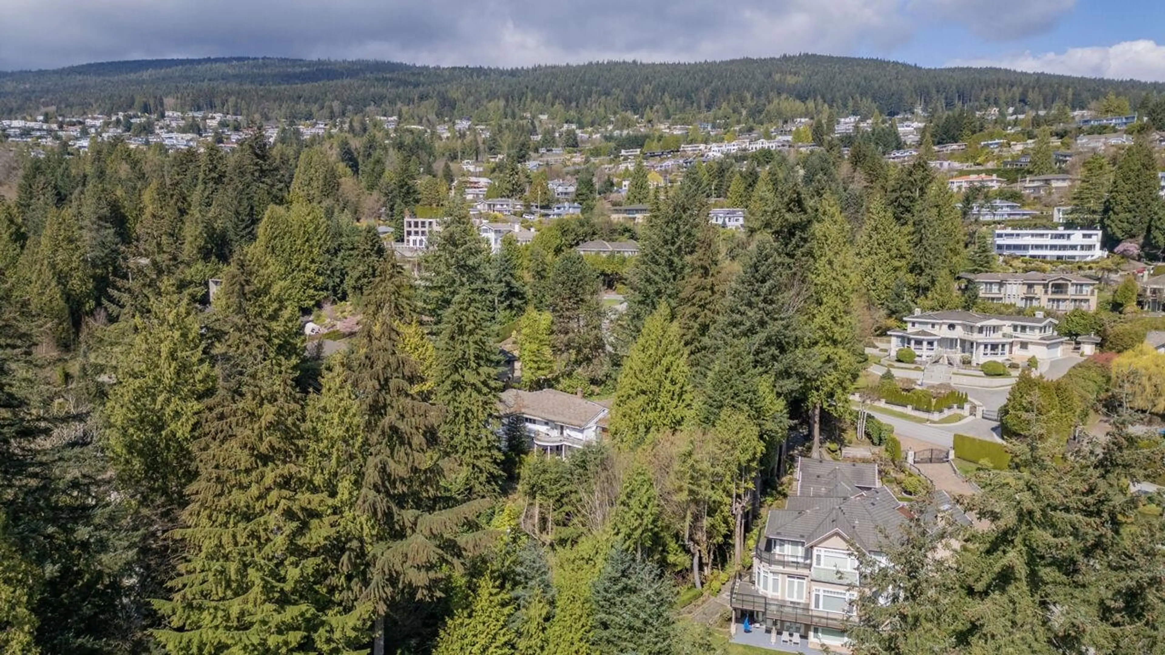 Property at 764 EYREMOUNT DRIVE, West Vancouver, BC