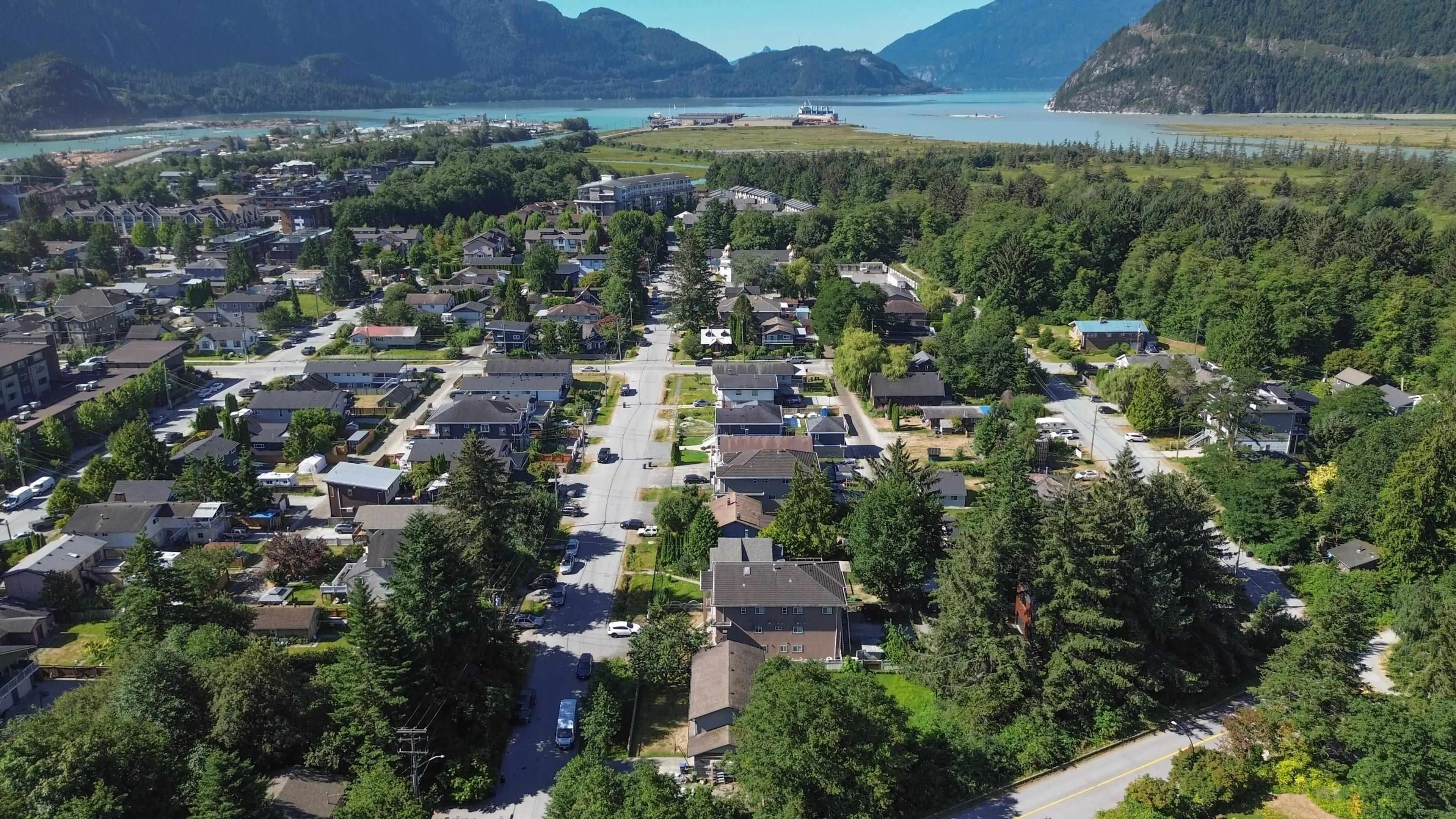 Property at 38069 FIFTH AVENUE, Squamish, BC