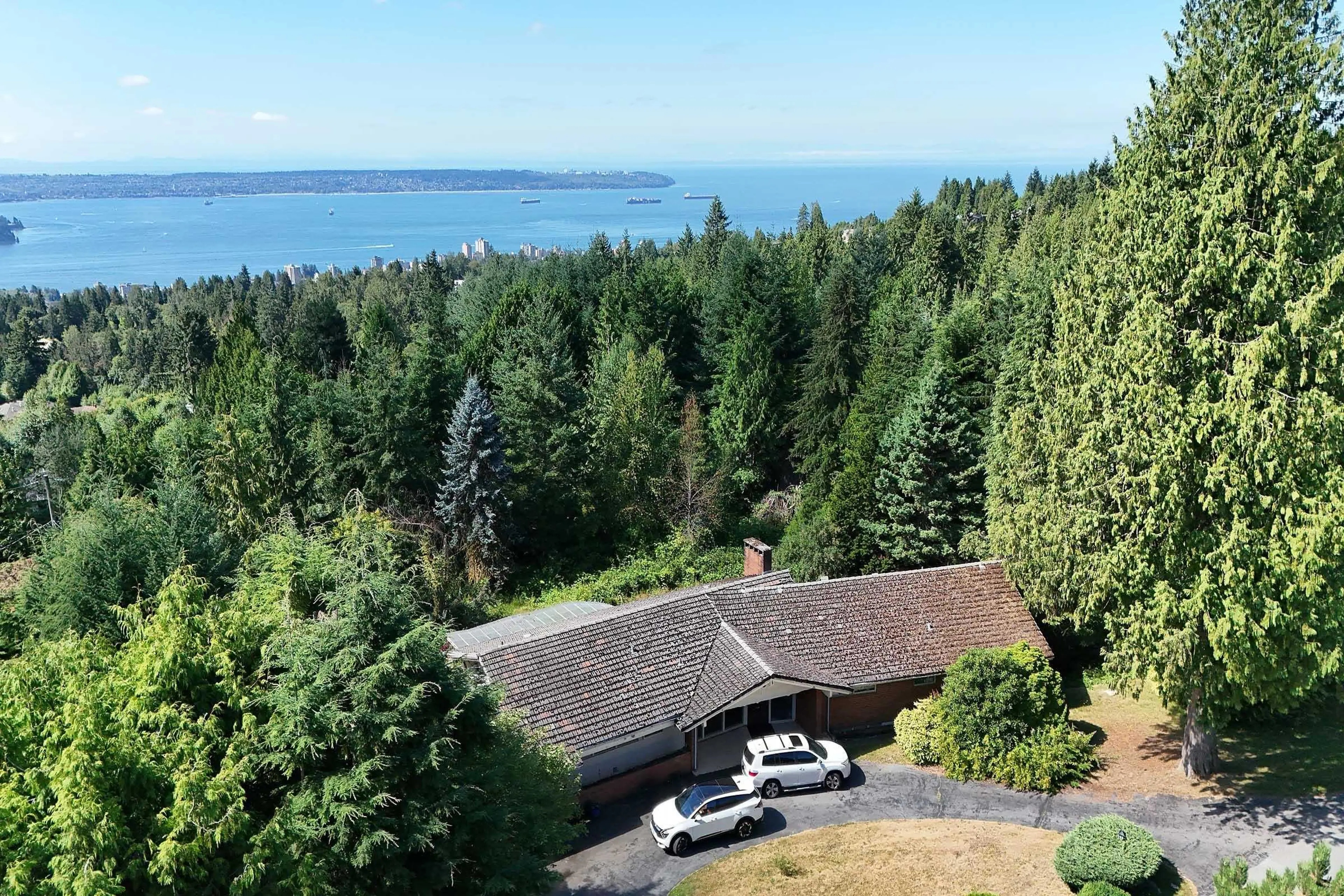 Property at 1084 GROVELAND ROAD, West Vancouver, BC