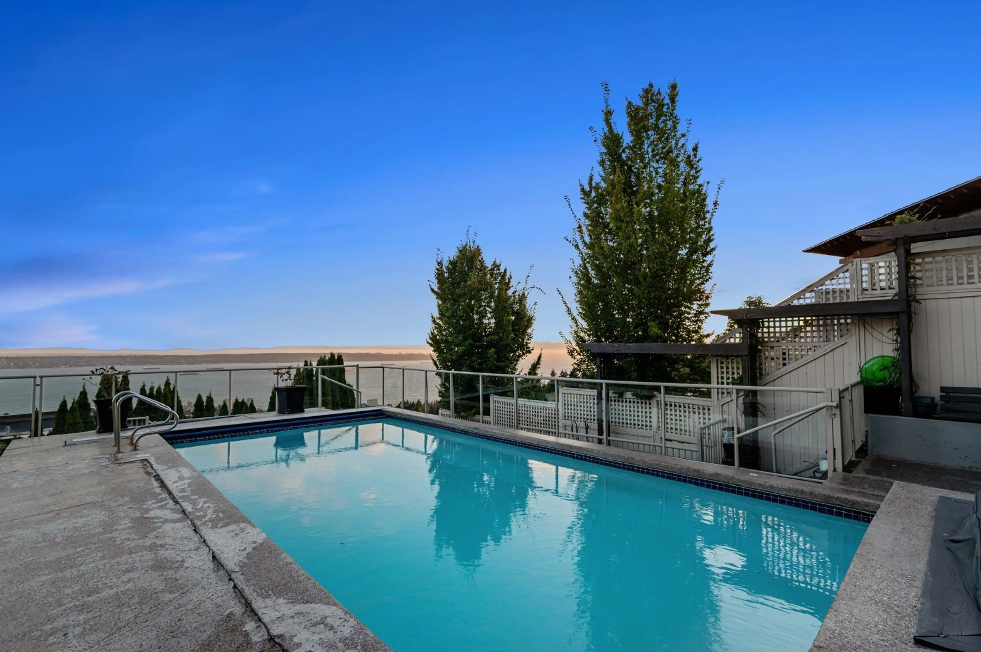 Property at 1526 CHIPPENDALE COURT, West Vancouver, BC