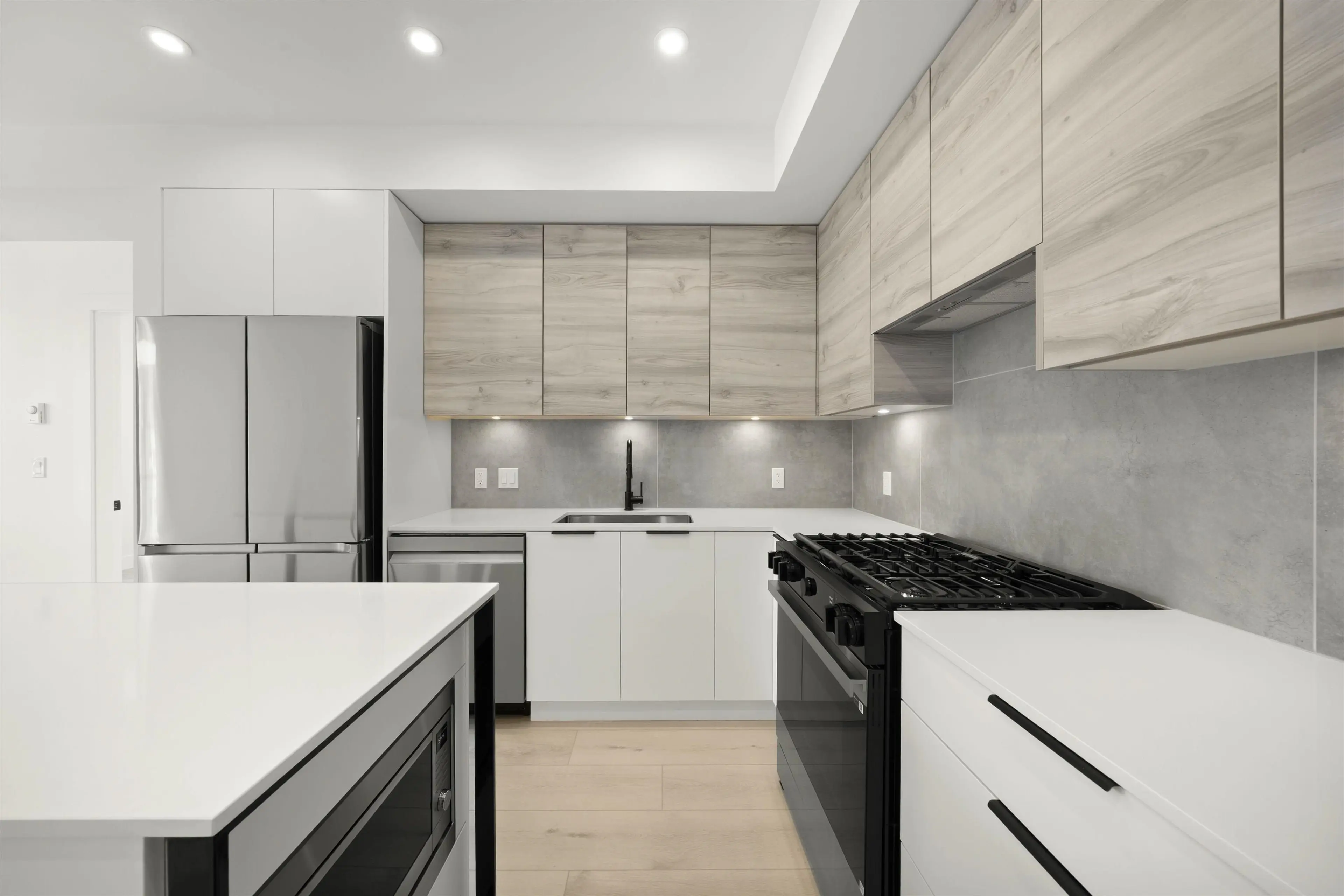 Property at #301 30494 CARDINAL AVENUE, Abbotsford, BC