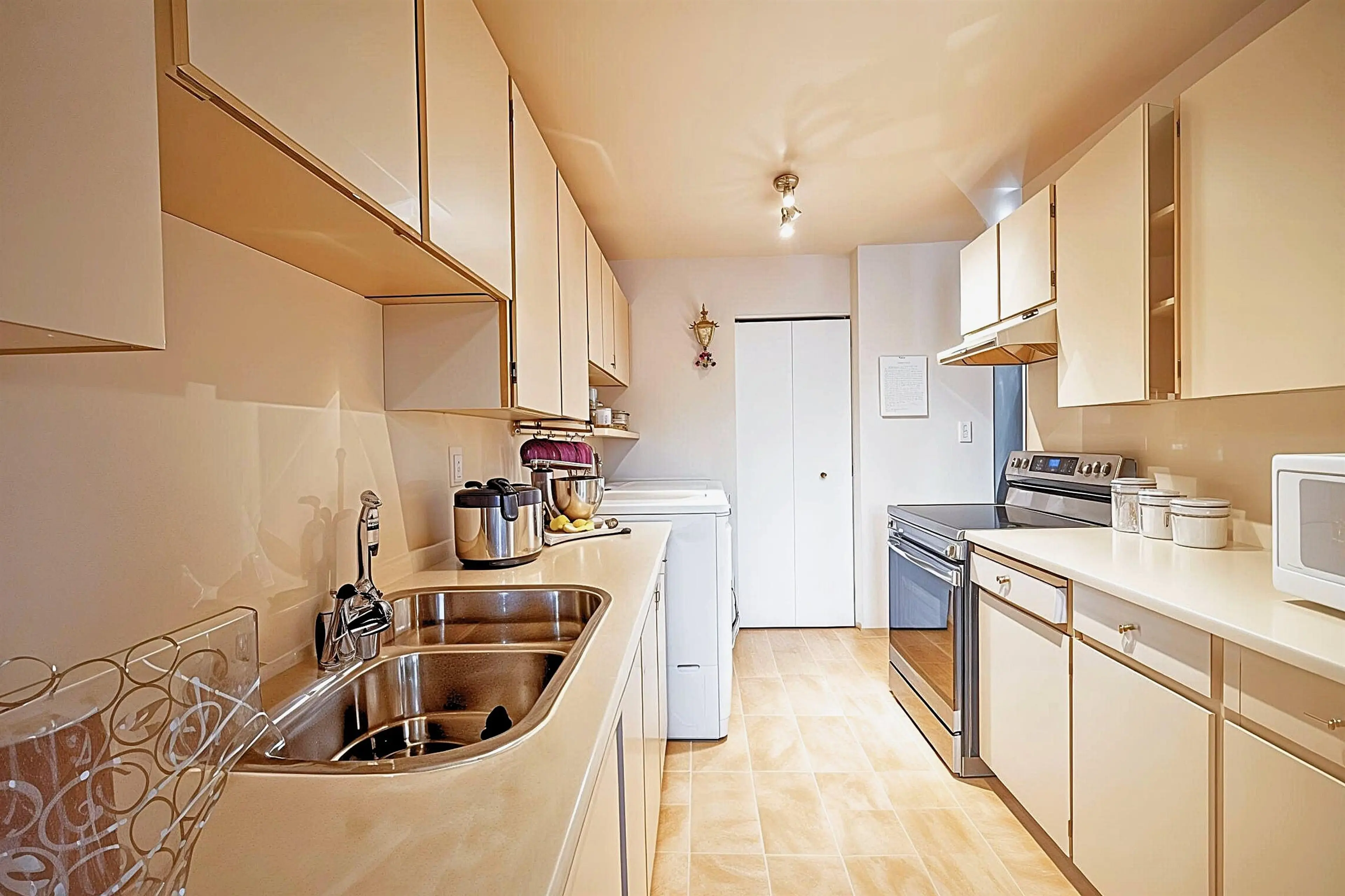 Property at #407 13963 72 AVENUE, Surrey, BC