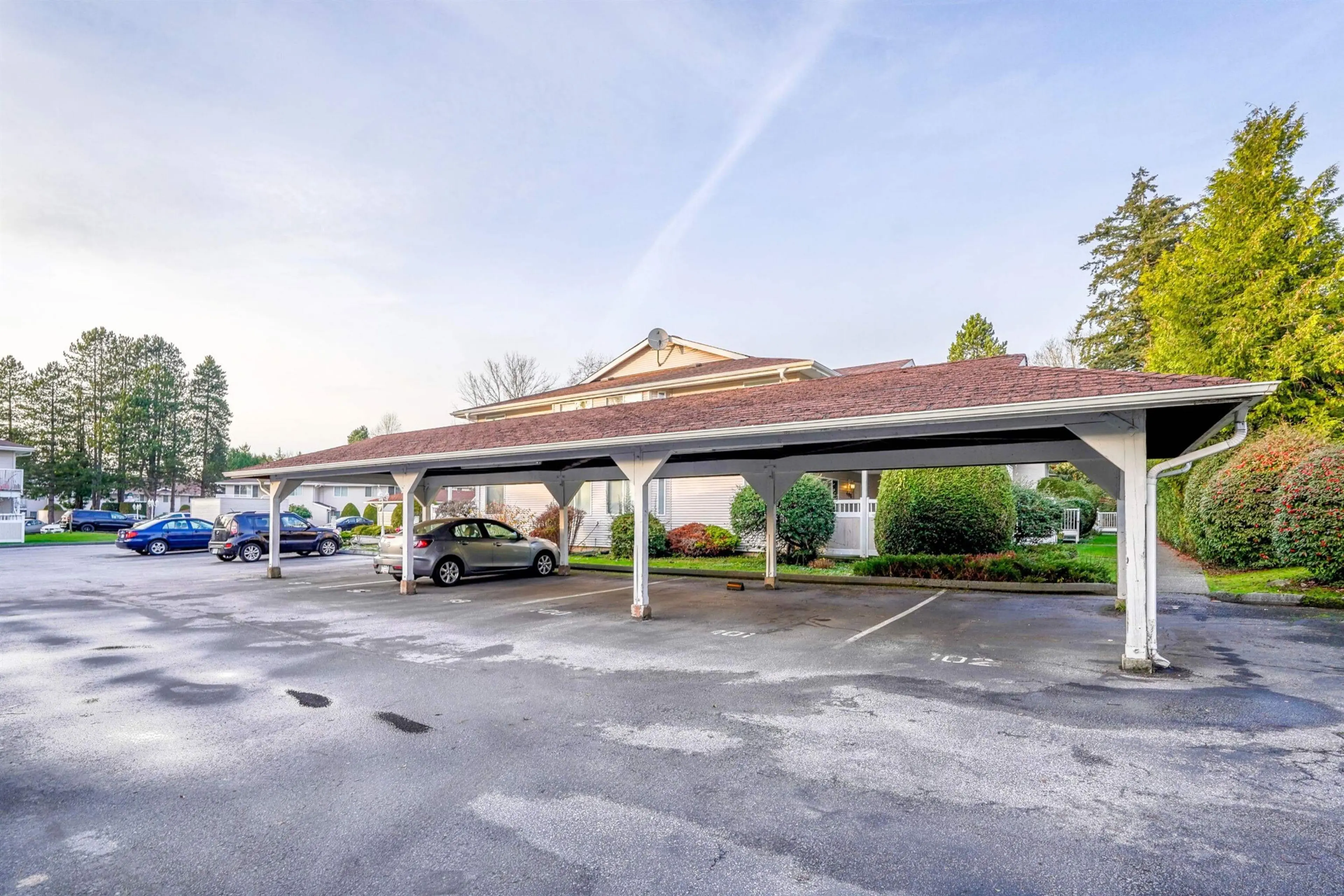 Property at #407 13963 72 AVENUE, Surrey, BC