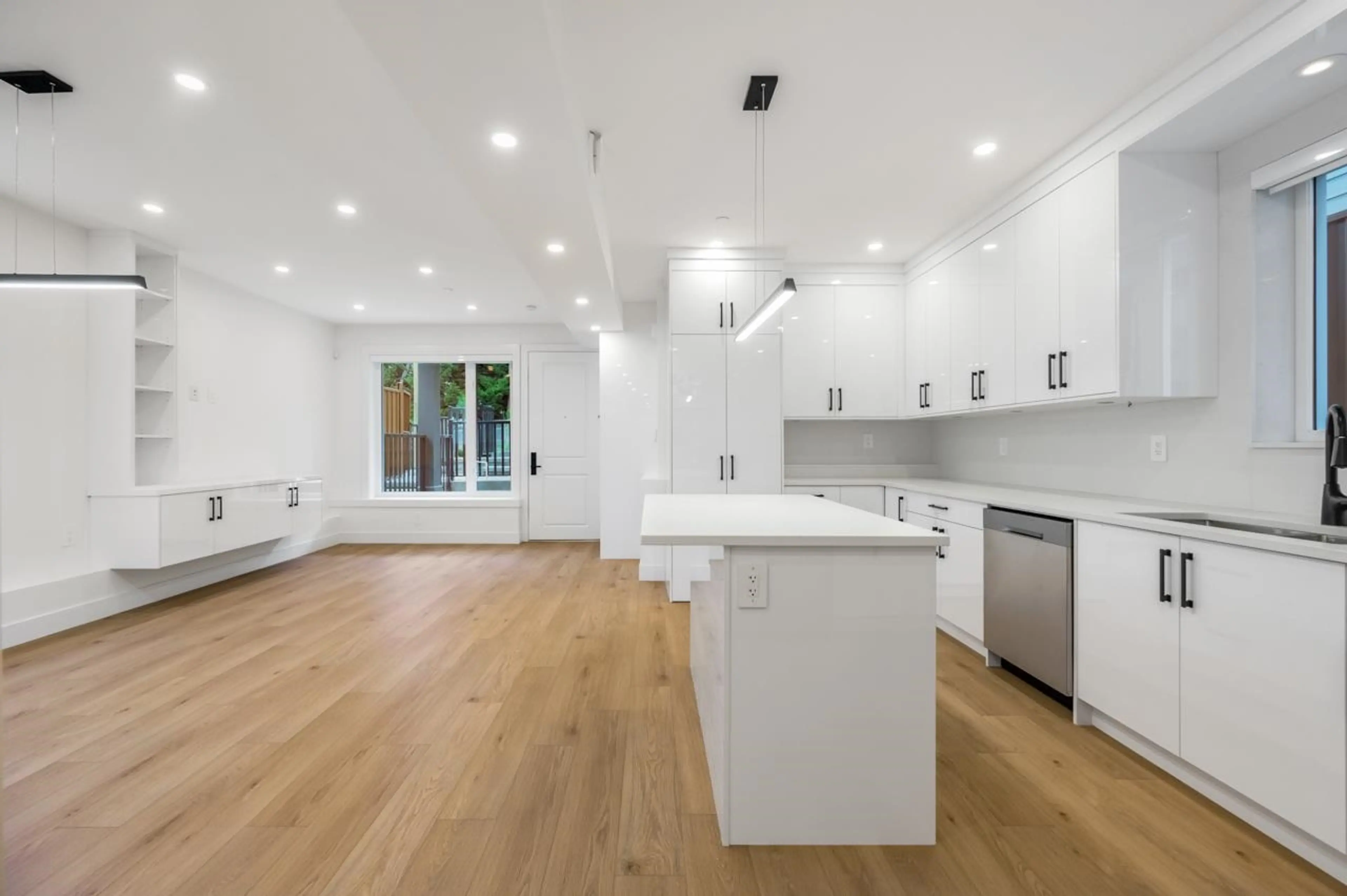 Property at #2 3096 VANNESS AVENUE, Vancouver, BC