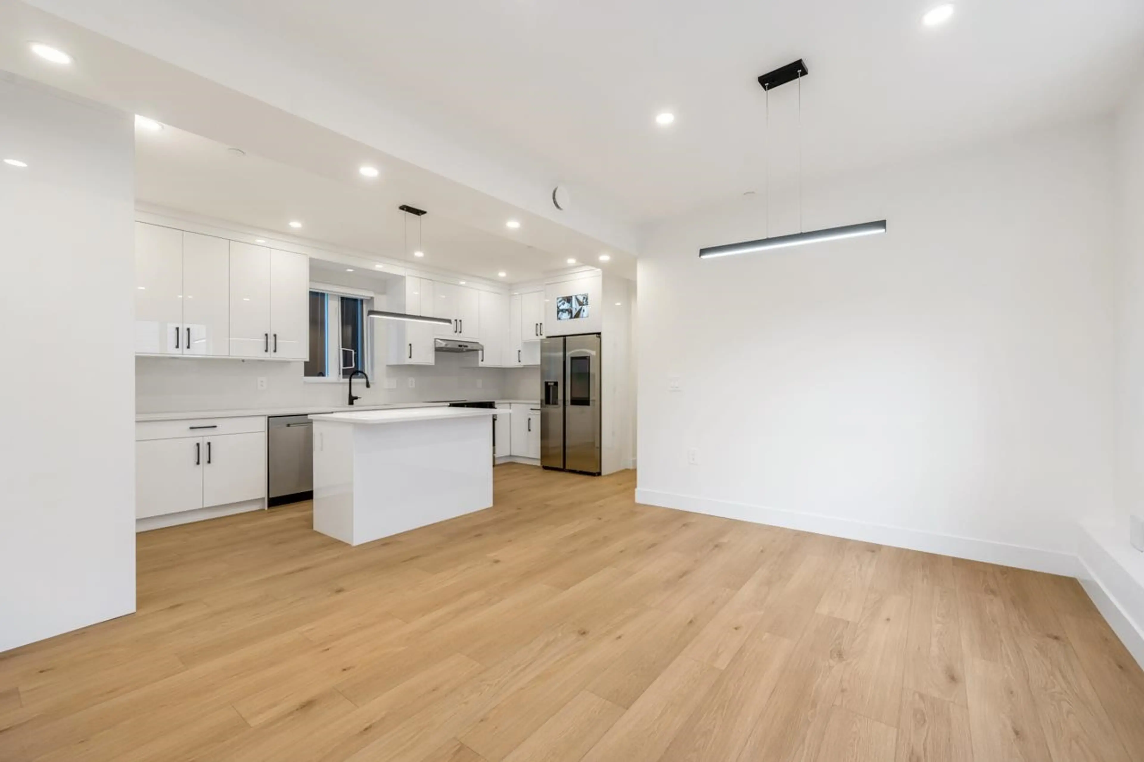 Property at #2 3096 VANNESS AVENUE, Vancouver, BC