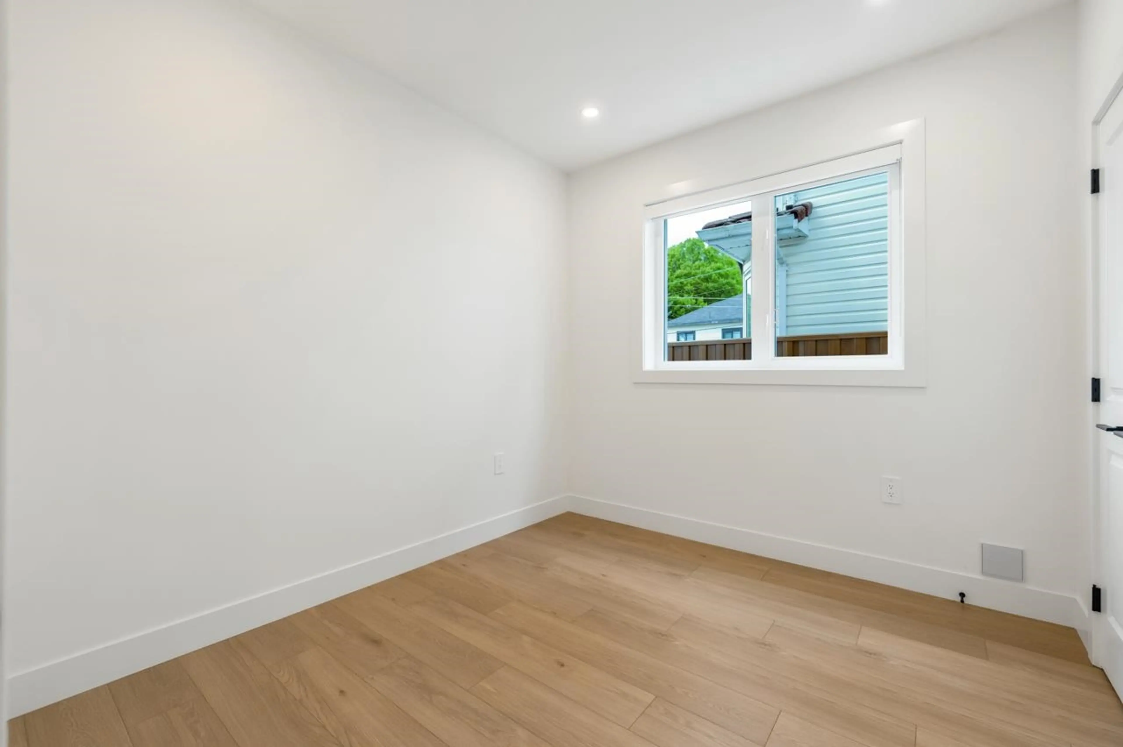Property at #2 3096 VANNESS AVENUE, Vancouver, BC