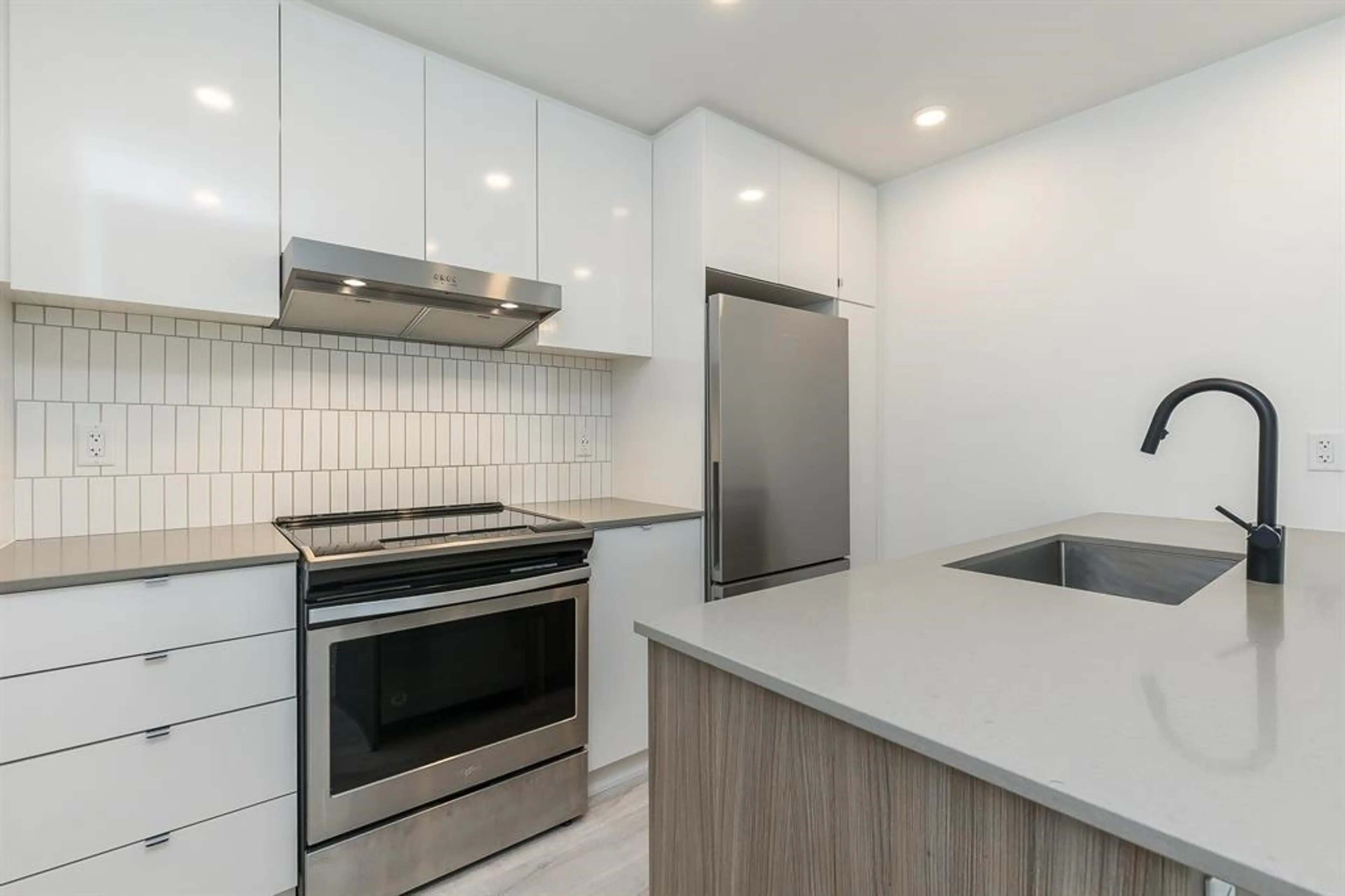 Property at #606 32828 LANDEAU PLACE, Abbotsford, BC