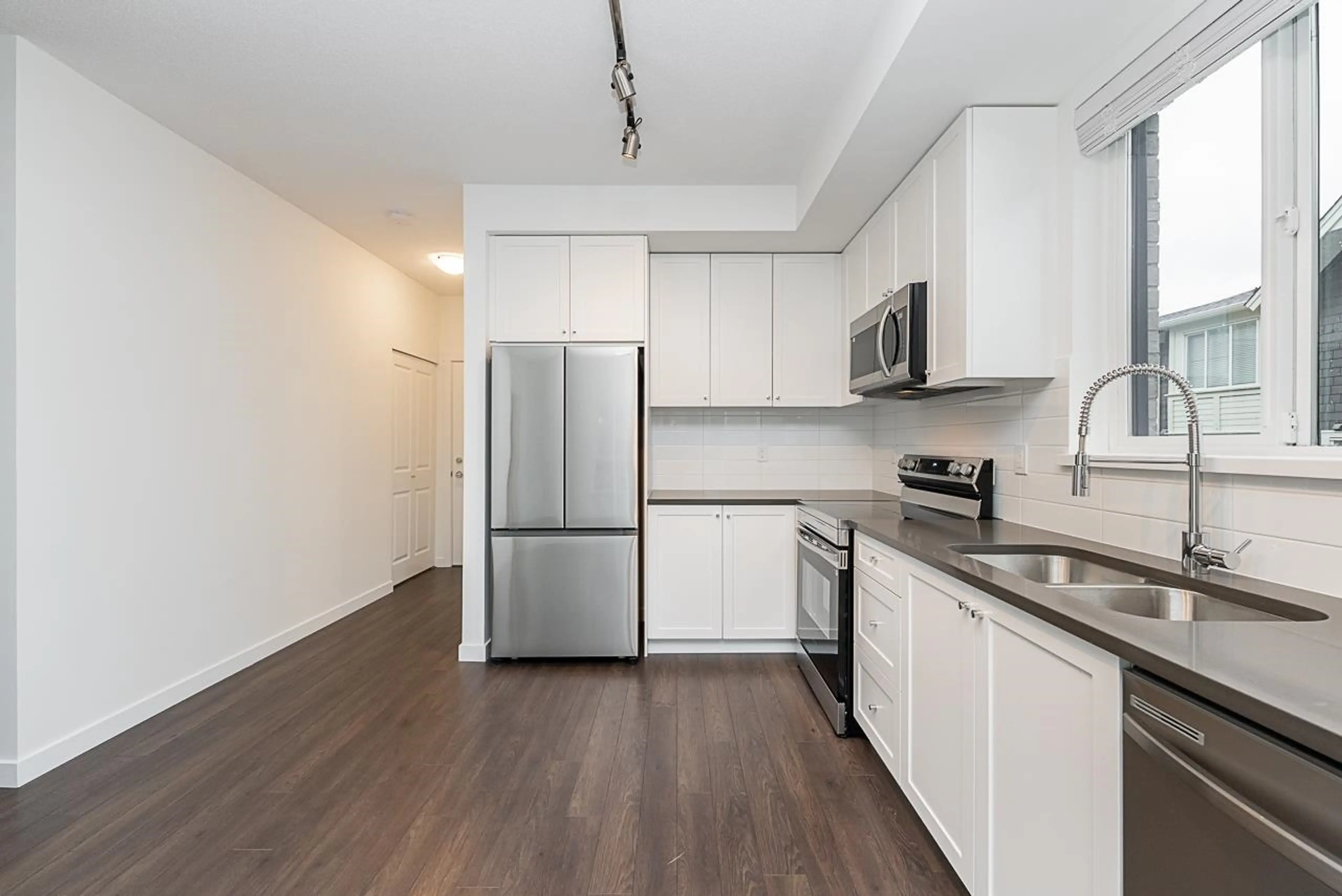 Property at #506 15738 85 AVENUE, Surrey, BC