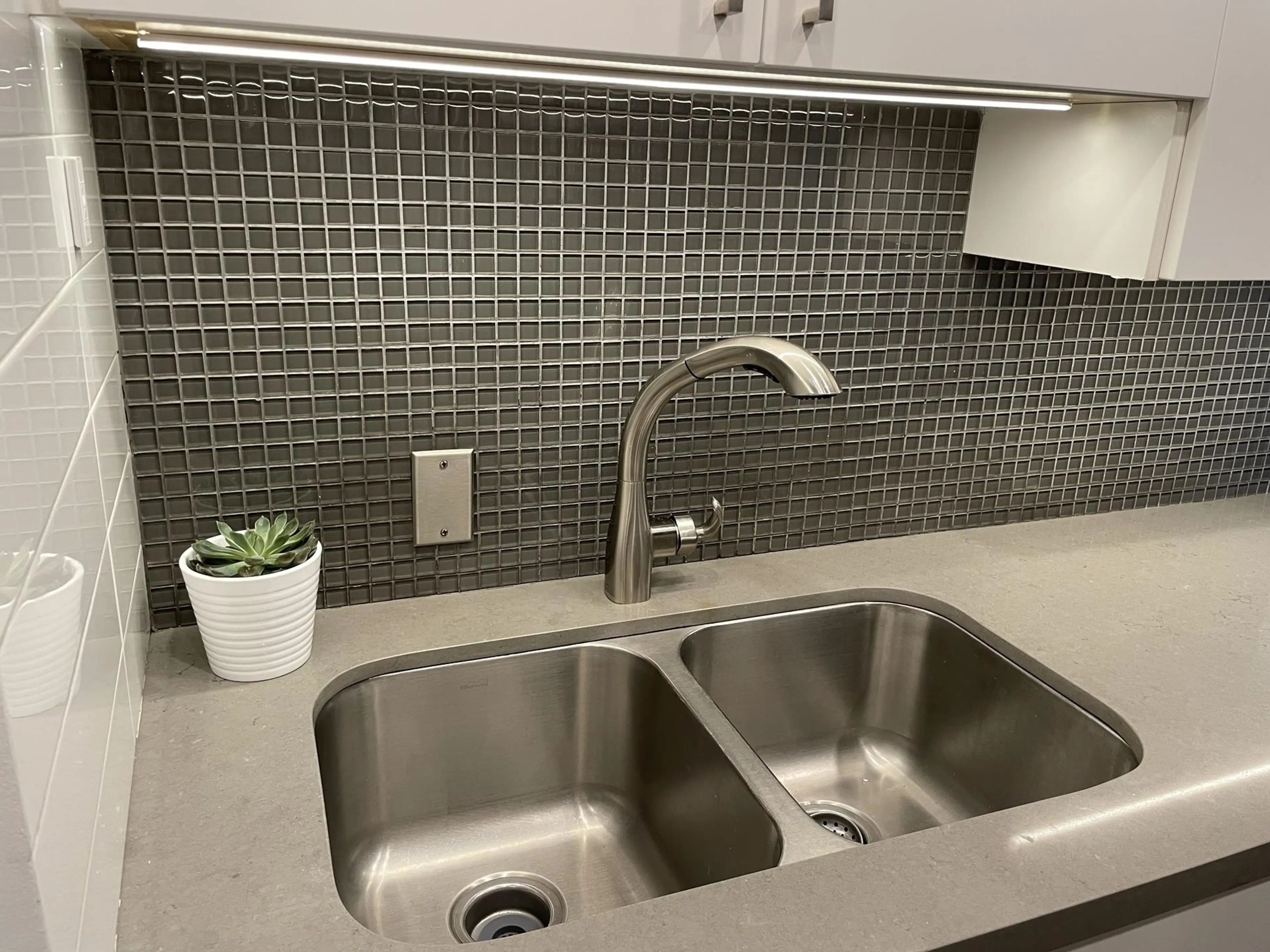 Property at #205 1515 E 5TH AVENUE, Vancouver, BC