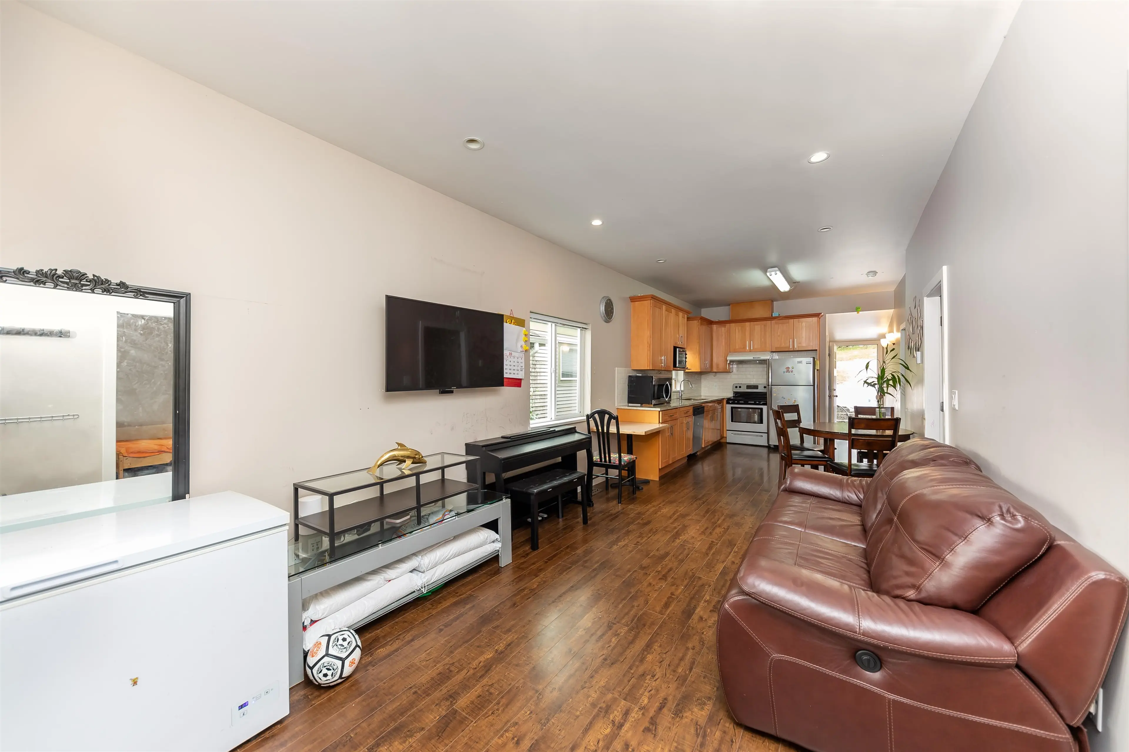 Property at 1011 AUCKLAND STREET, New Westminster, BC