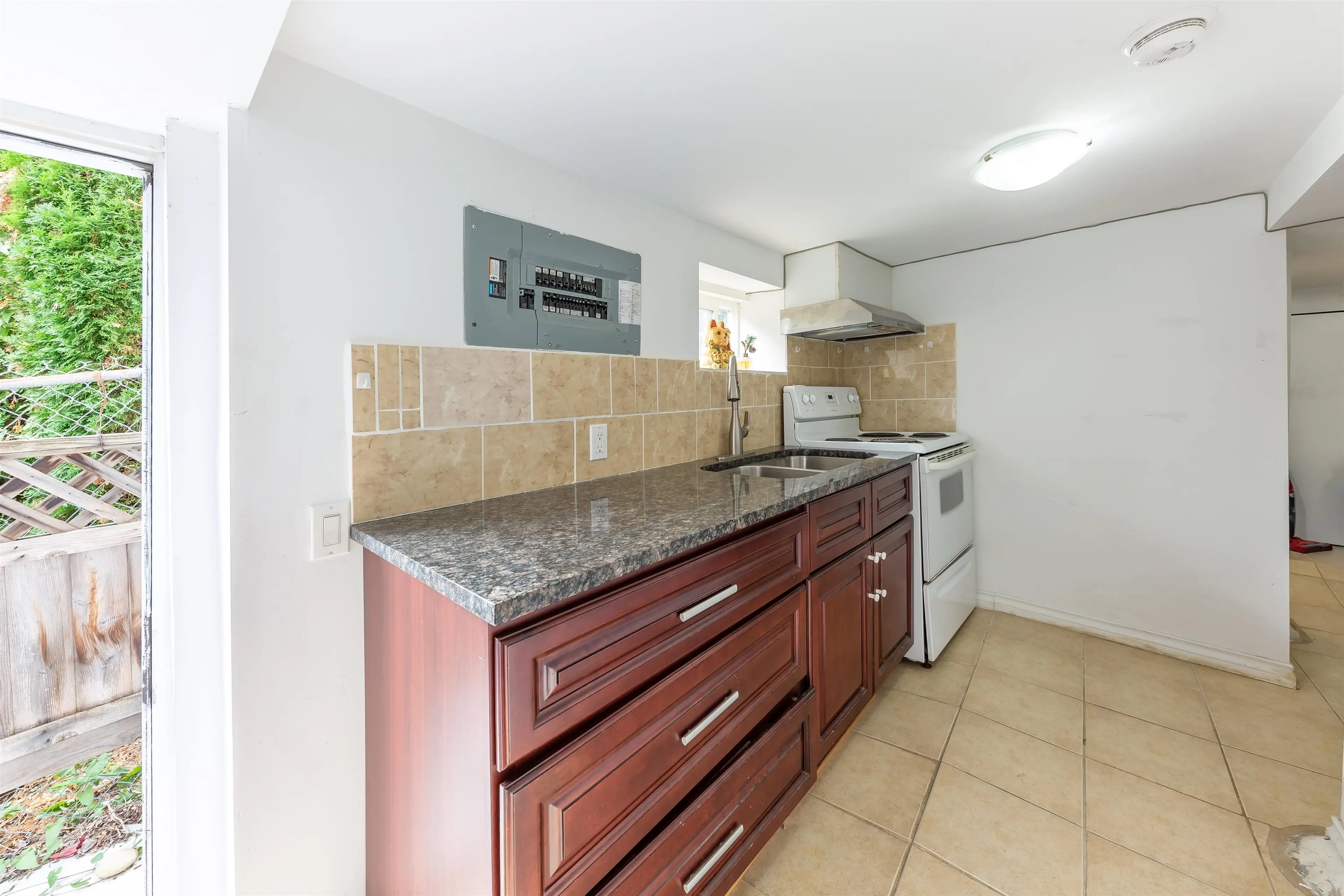 Property at 1011 AUCKLAND STREET, New Westminster, BC